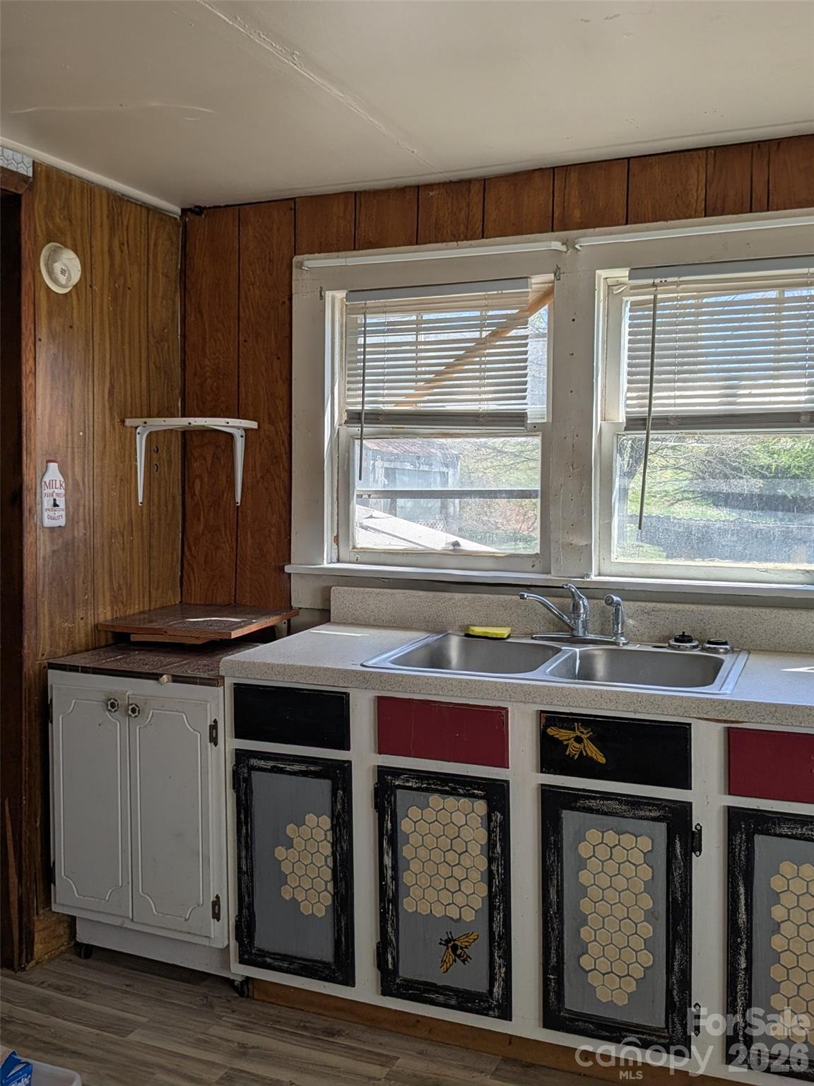 1920 Thickety Road Property Photo 9