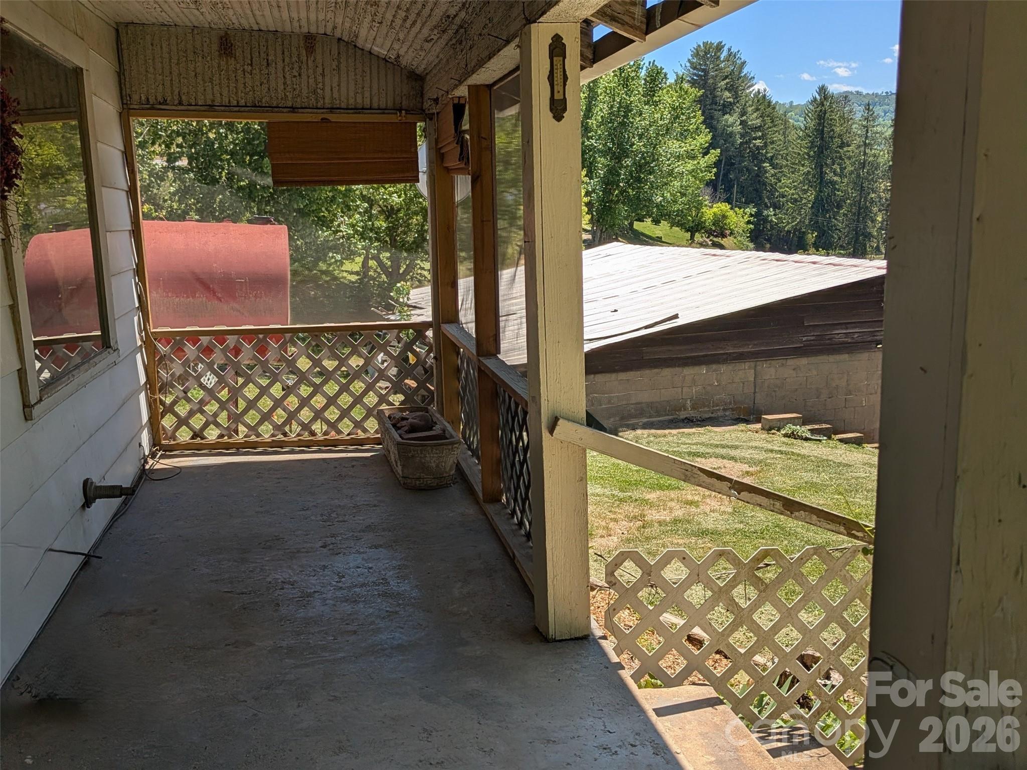 1920 Thickety Road Property Photo 13