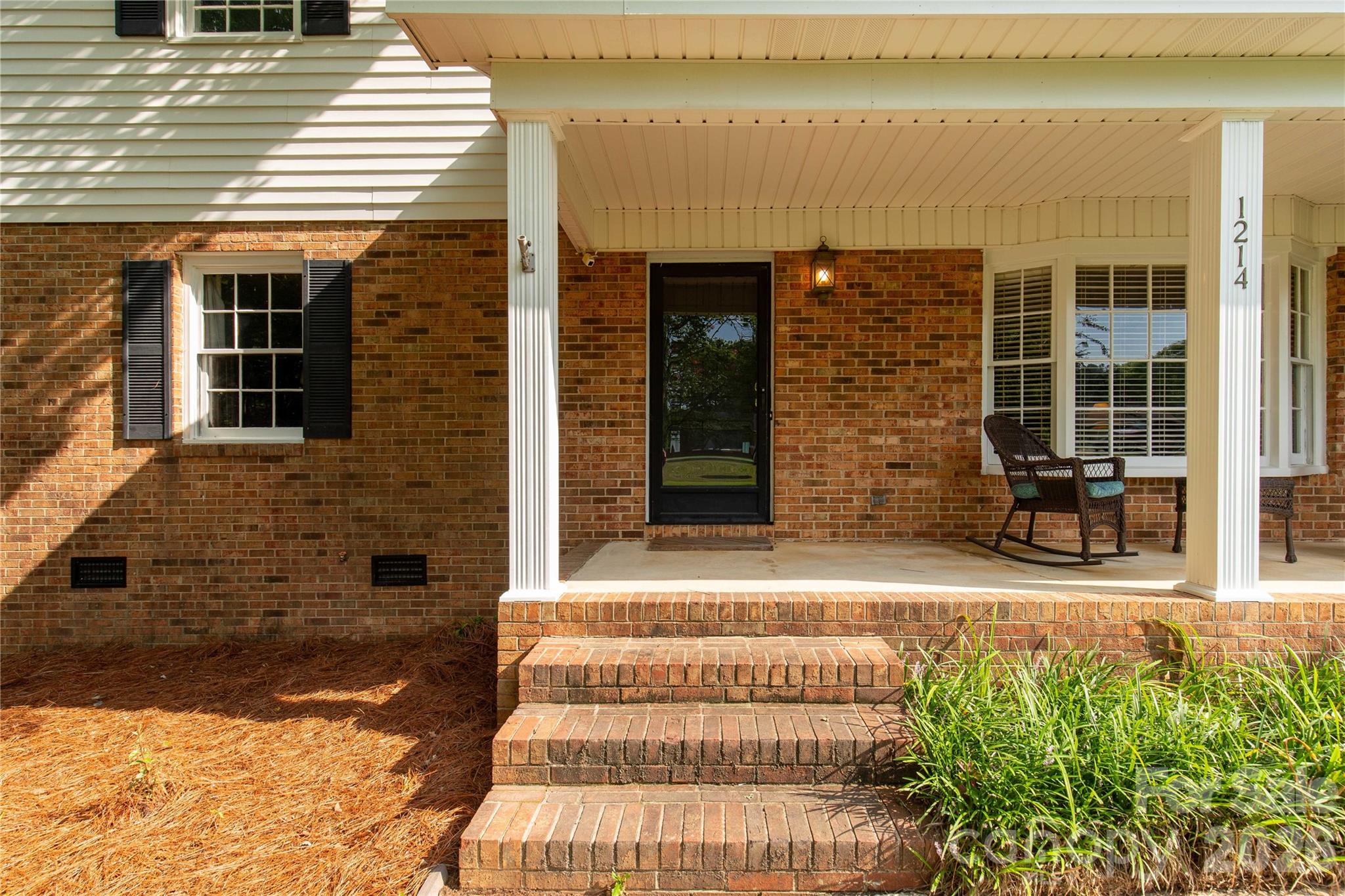 1214 Hawthorne Road Property Photo 3