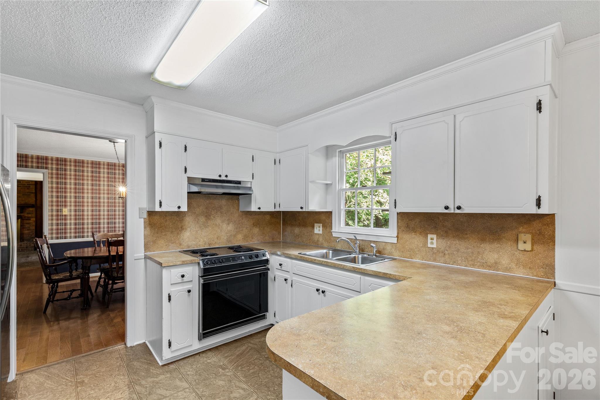 1214 Hawthorne Road Property Photo 9