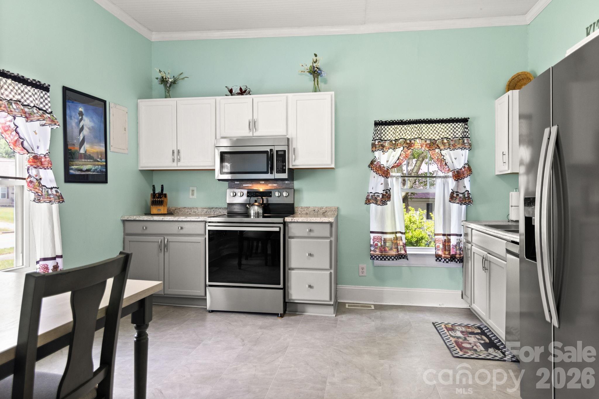 108 Richland Street Property Photo 5