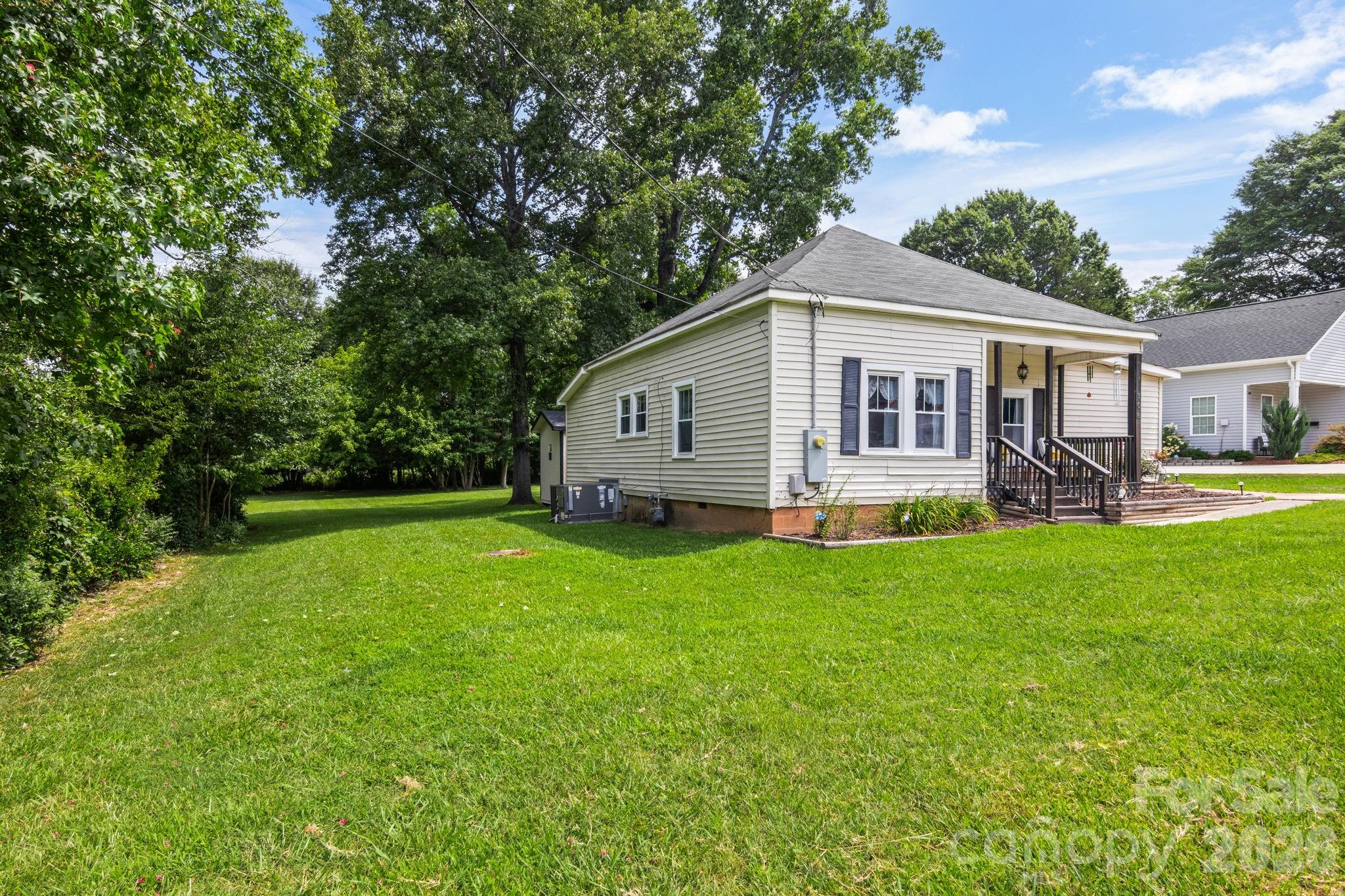 108 Richland Street Property Photo 27