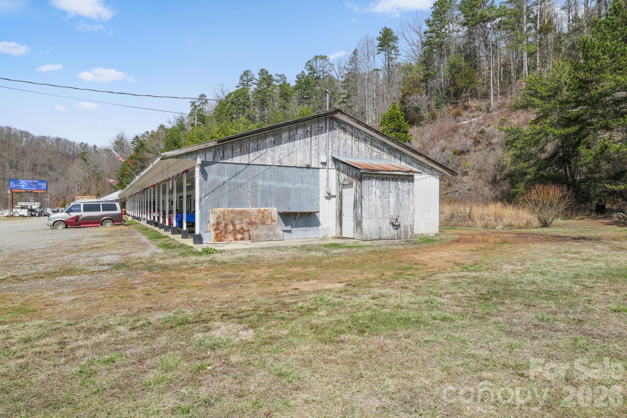 5262-5264 Us 74 Highway Property Photo 12
