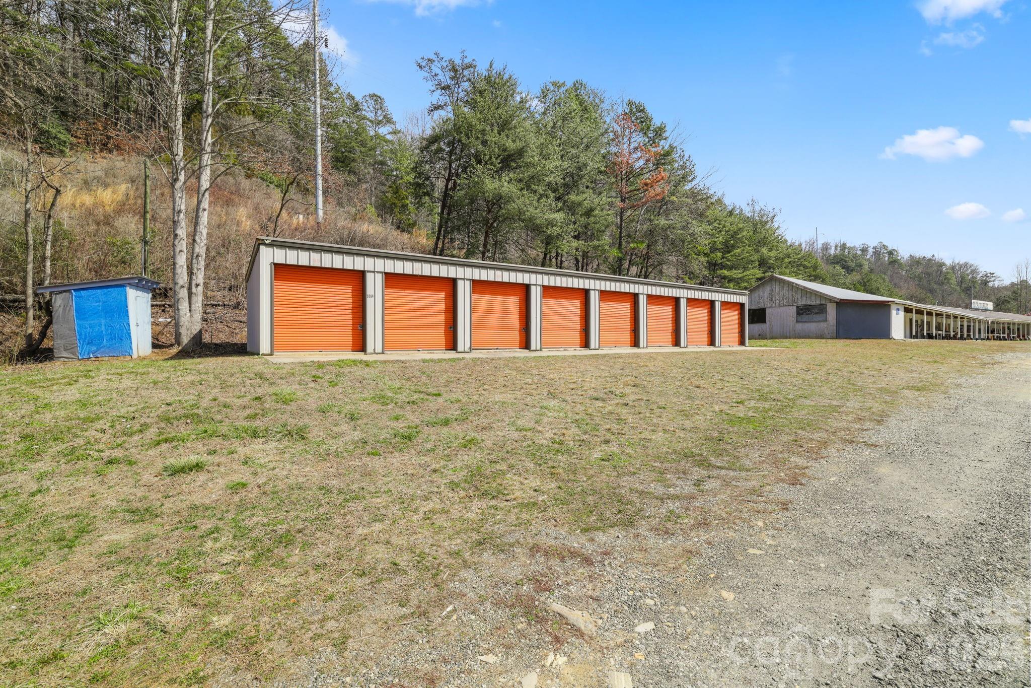 5262-5264 Us 74 Highway Property Photo 16