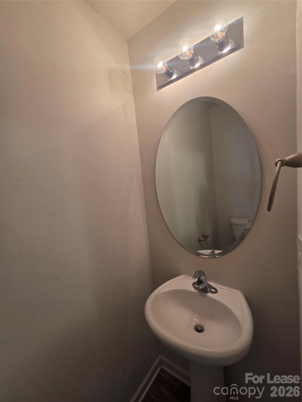 1808 Hart Street Property Photo 16