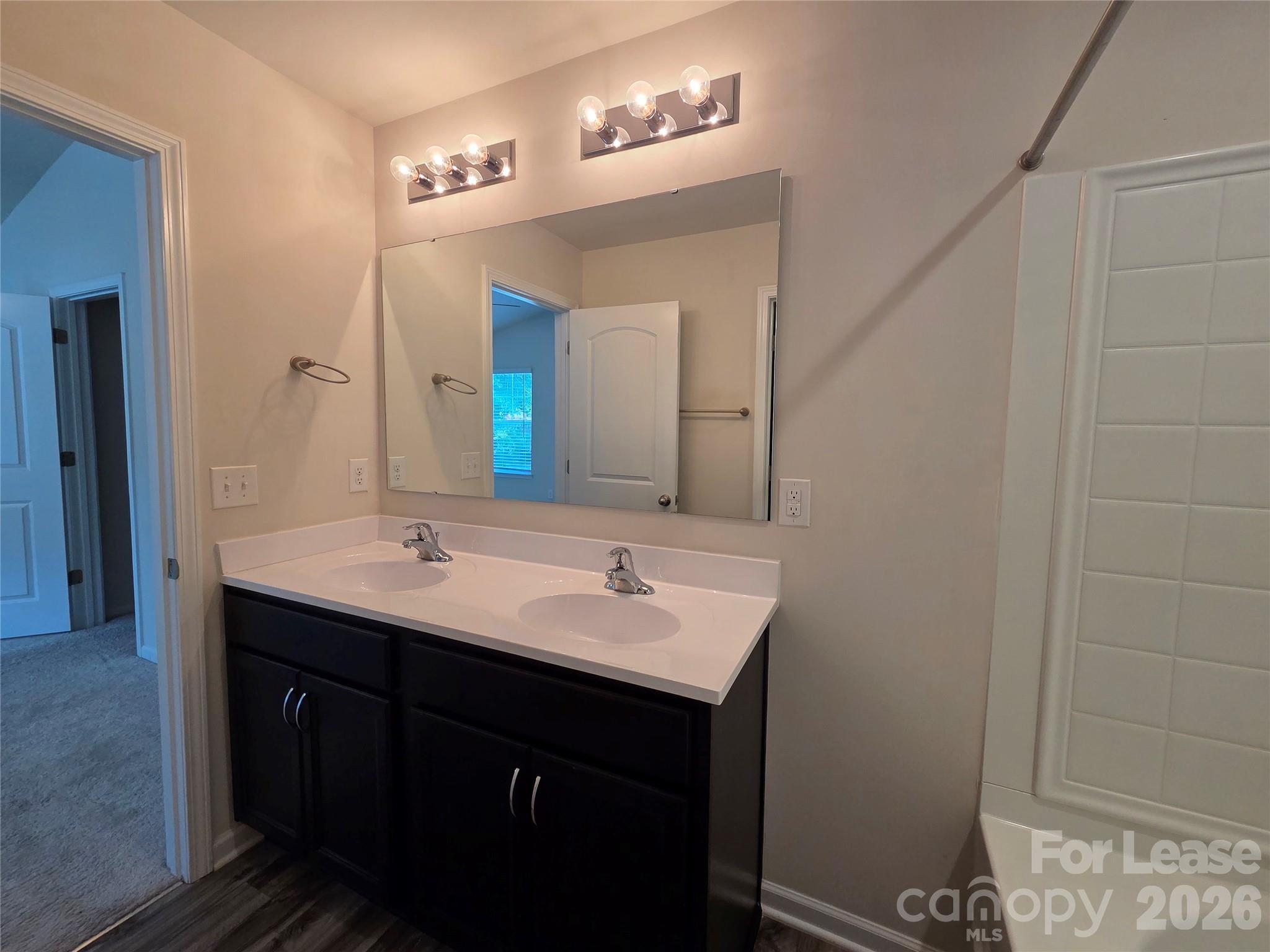 1808 Hart Street Property Photo 32