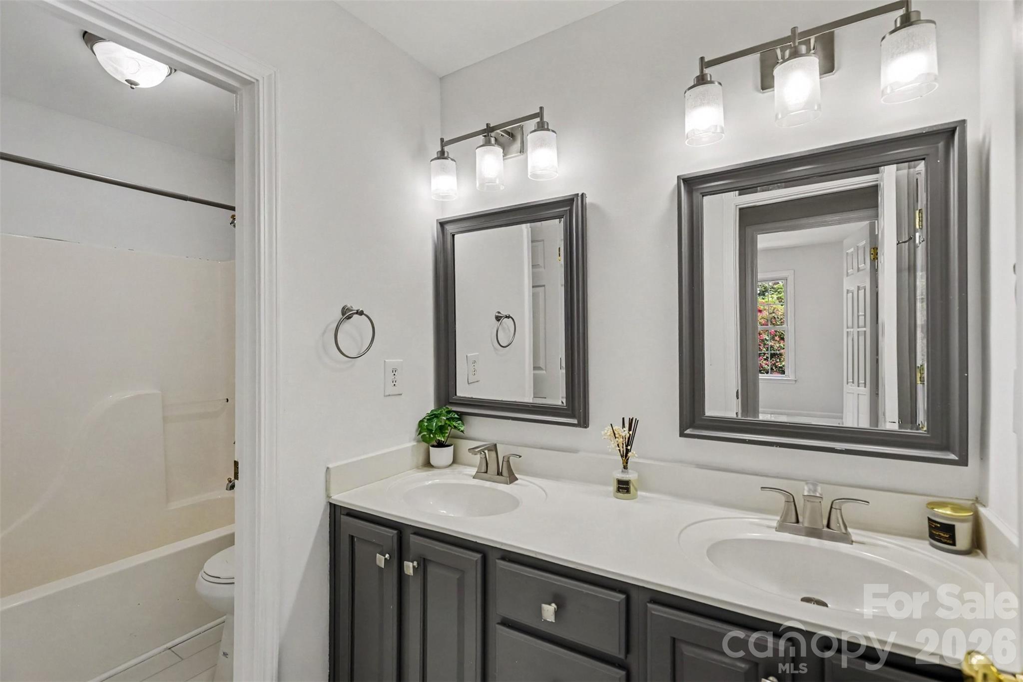 4523 Brent Wood Drive Property Photo 35