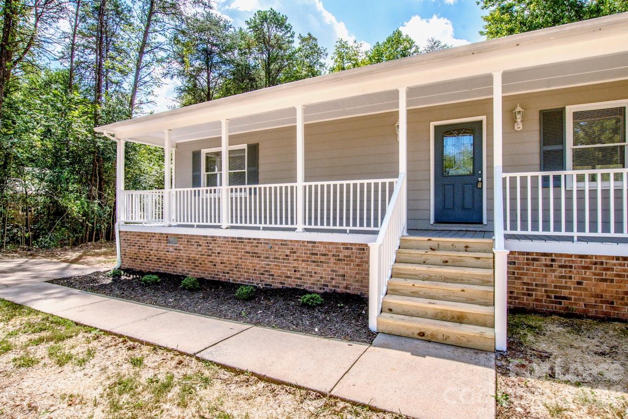 7730 Deer Track Drive Property Photo 6