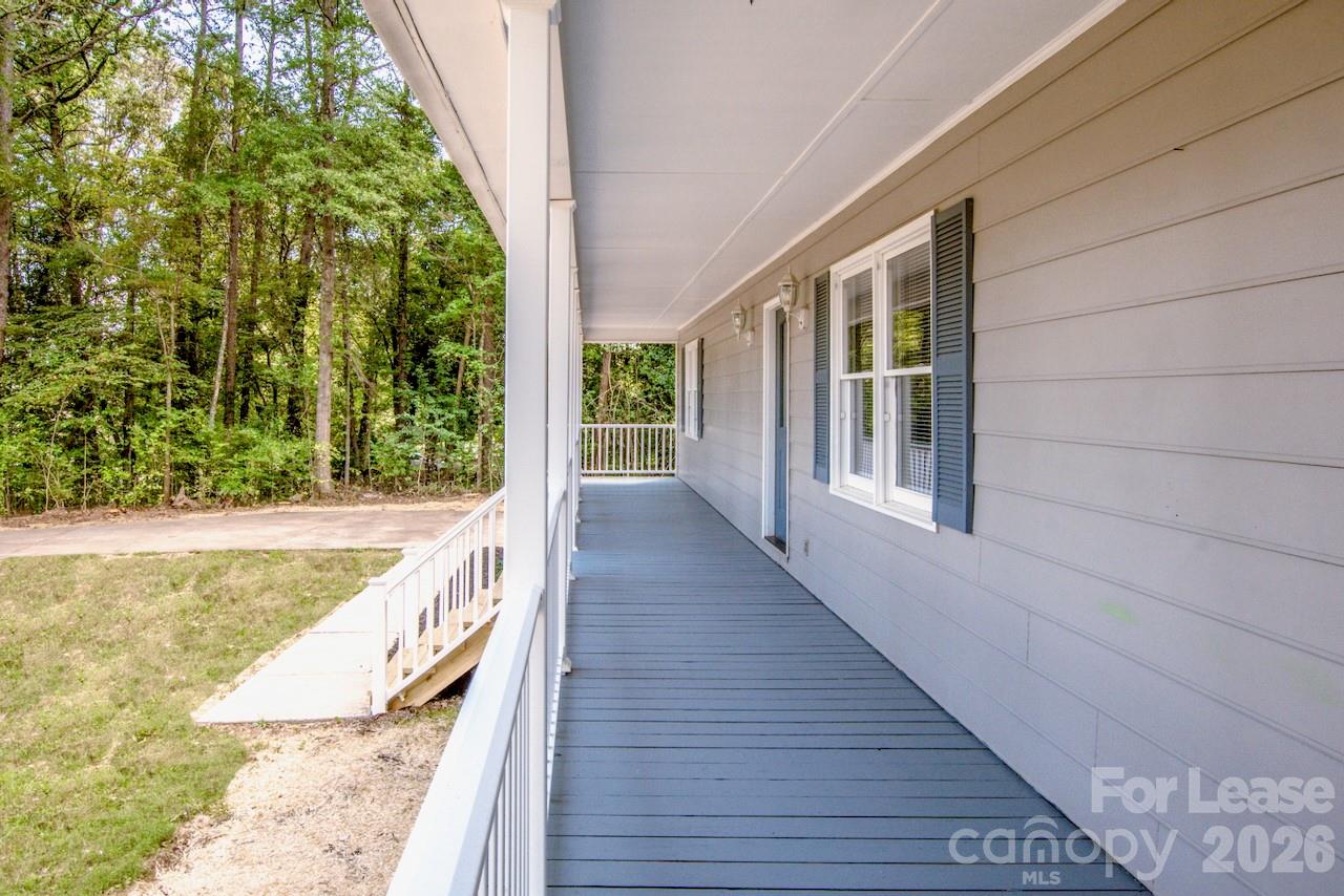 7730 Deer Track Drive Property Photo 9
