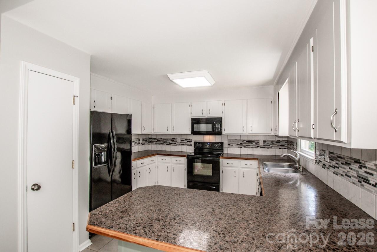 7730 Deer Track Drive Property Photo 21