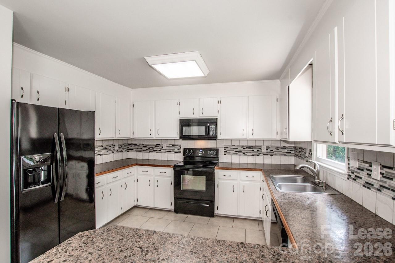 7730 Deer Track Drive Property Photo 23