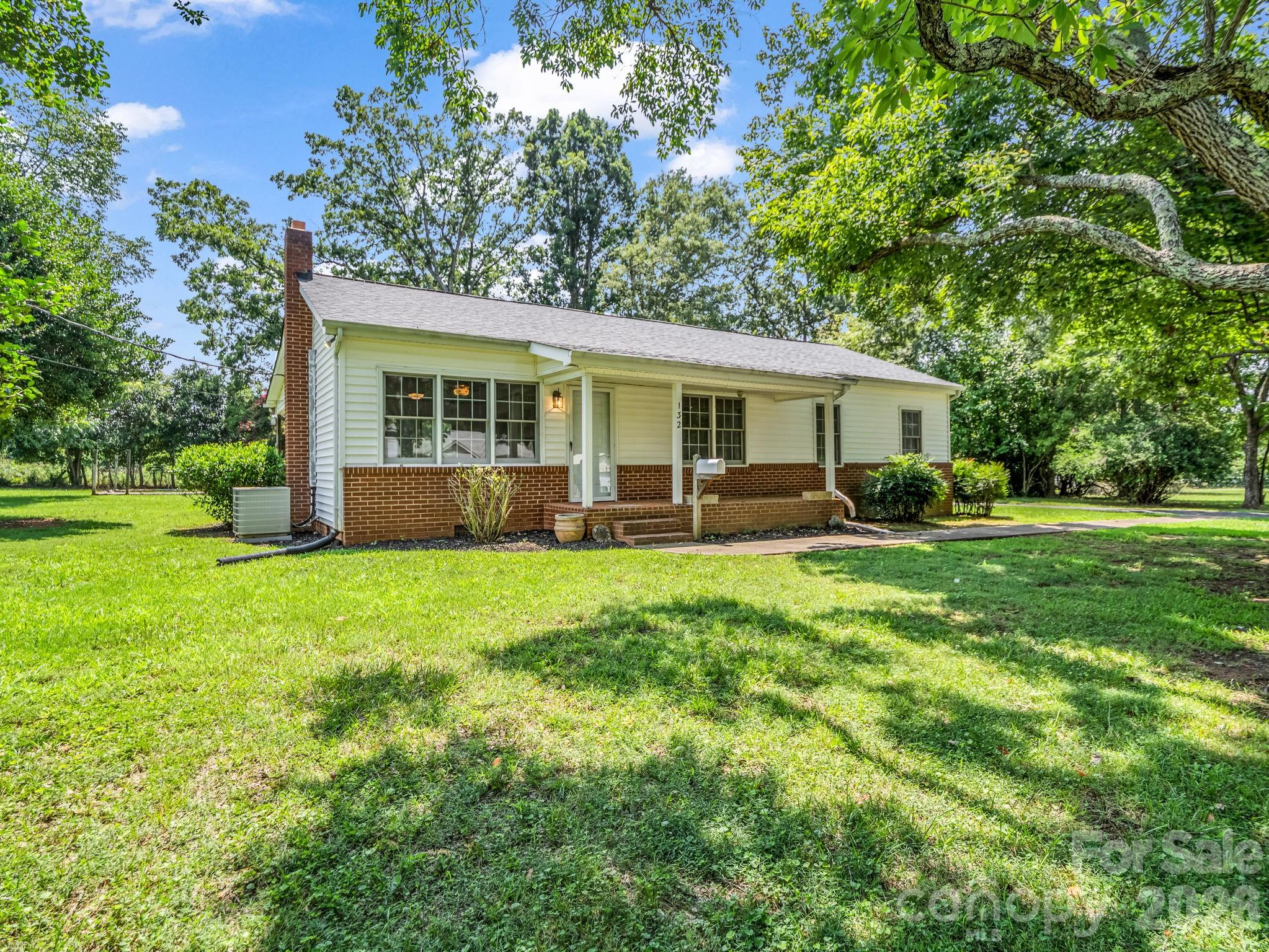 132 Valleyview Drive Property Photo 1
