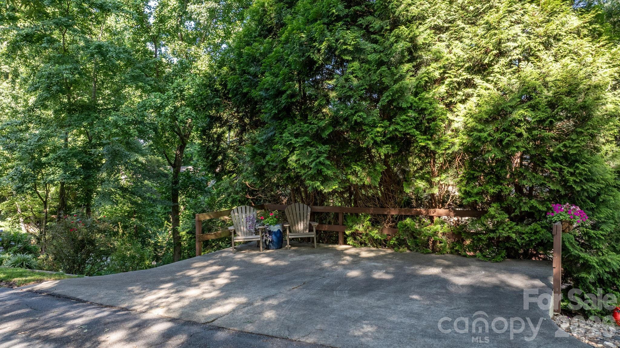 5562 Clearlake Drive Property Photo 7