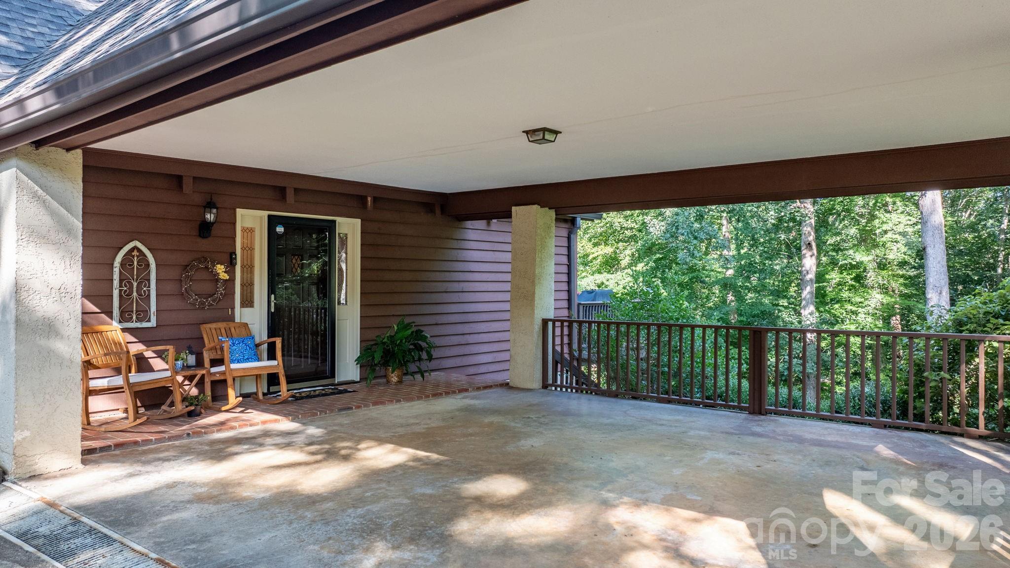 5562 Clearlake Drive Property Photo 9