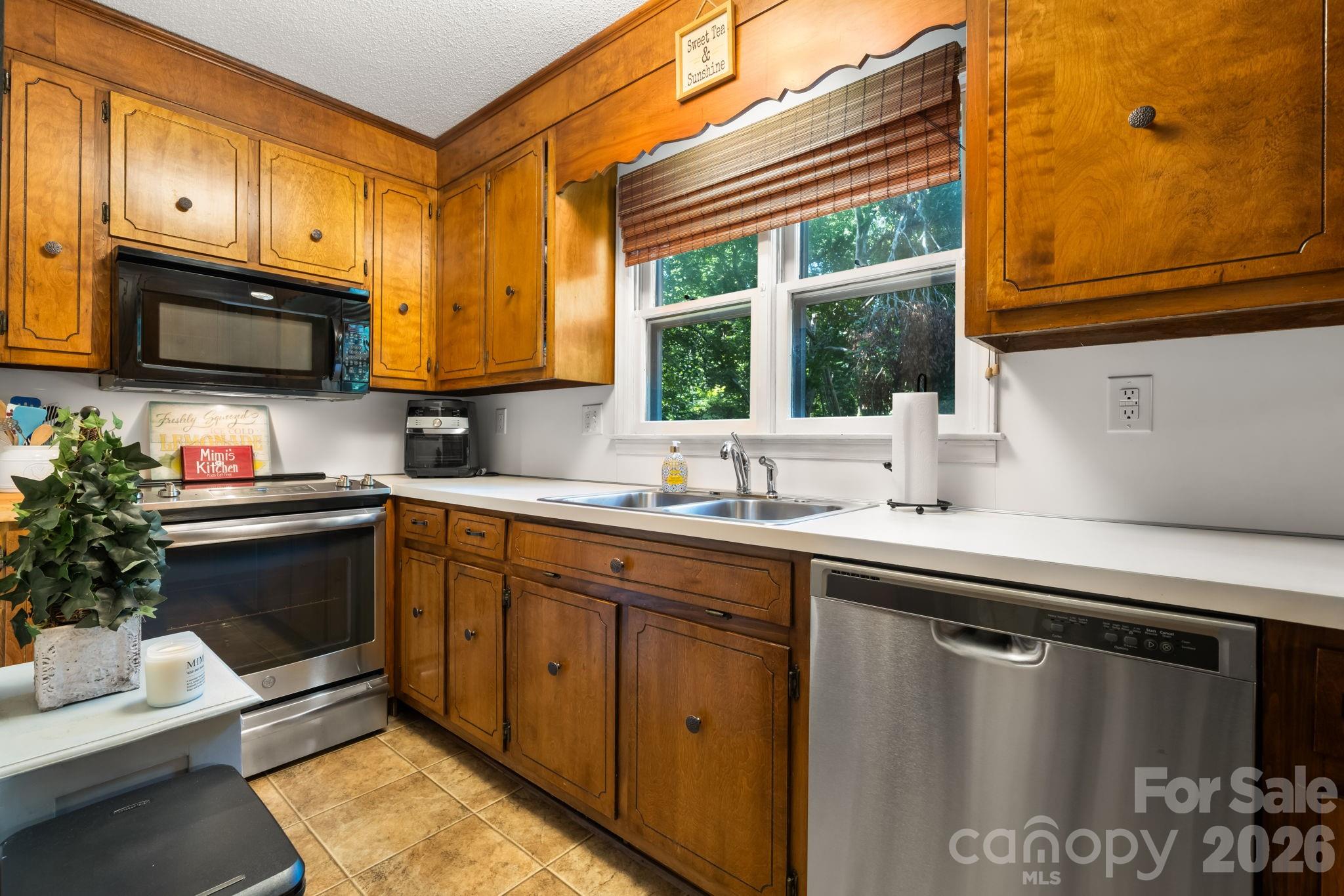 5562 Clearlake Drive Property Photo 16