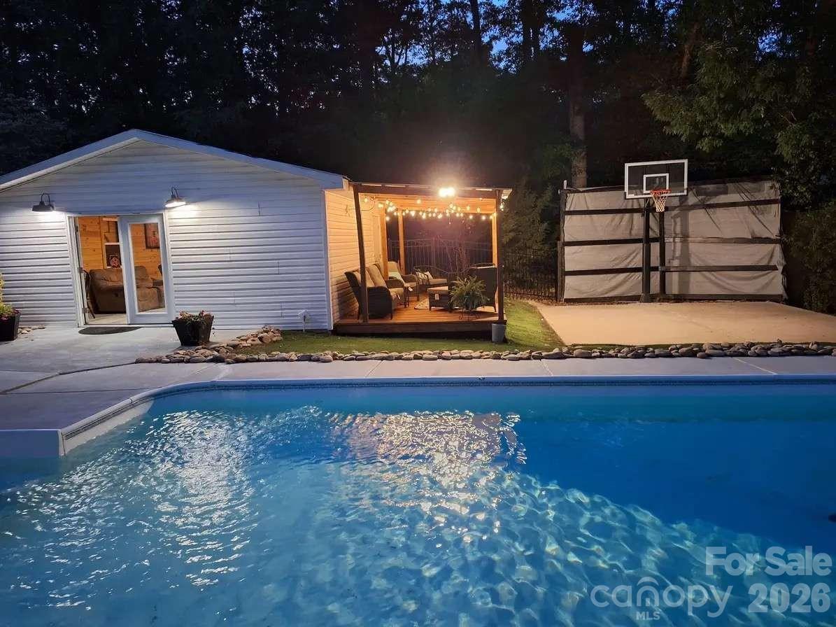 427 Acorn Acres Road Property Photo 7
