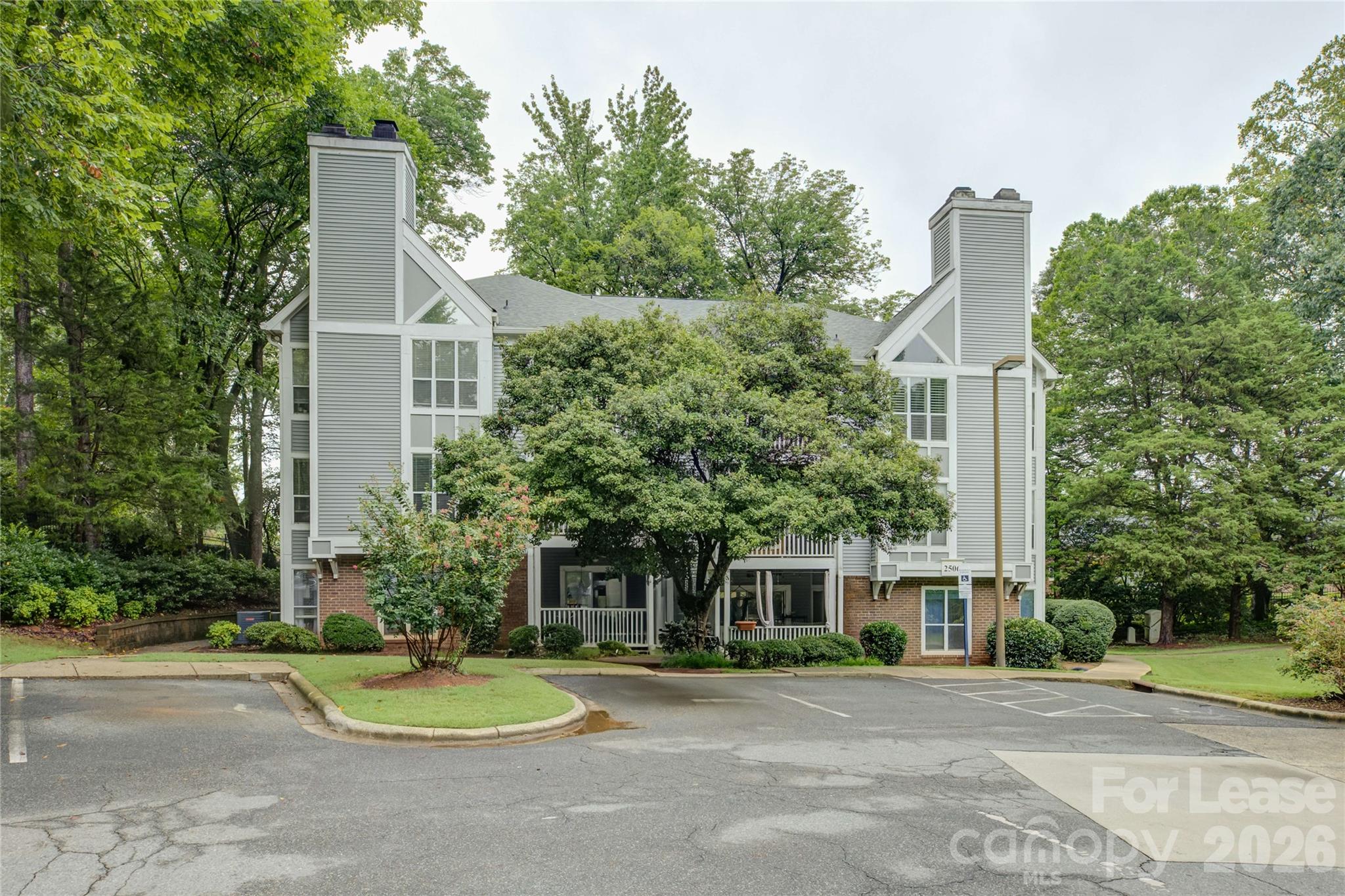 2506 Cranbrook Lane Property Photo 2