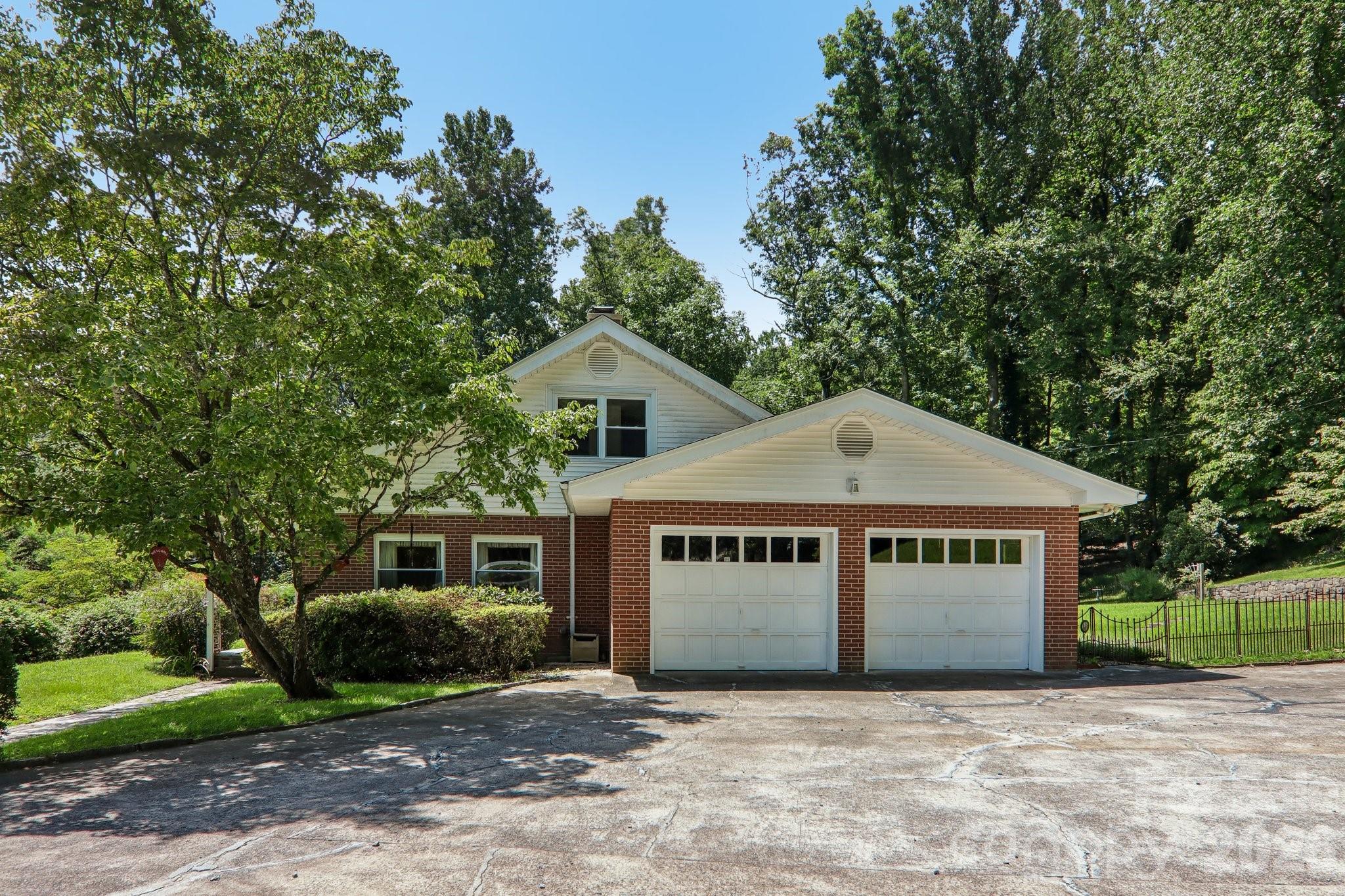 1404 Valmont Drive Property Photo 3