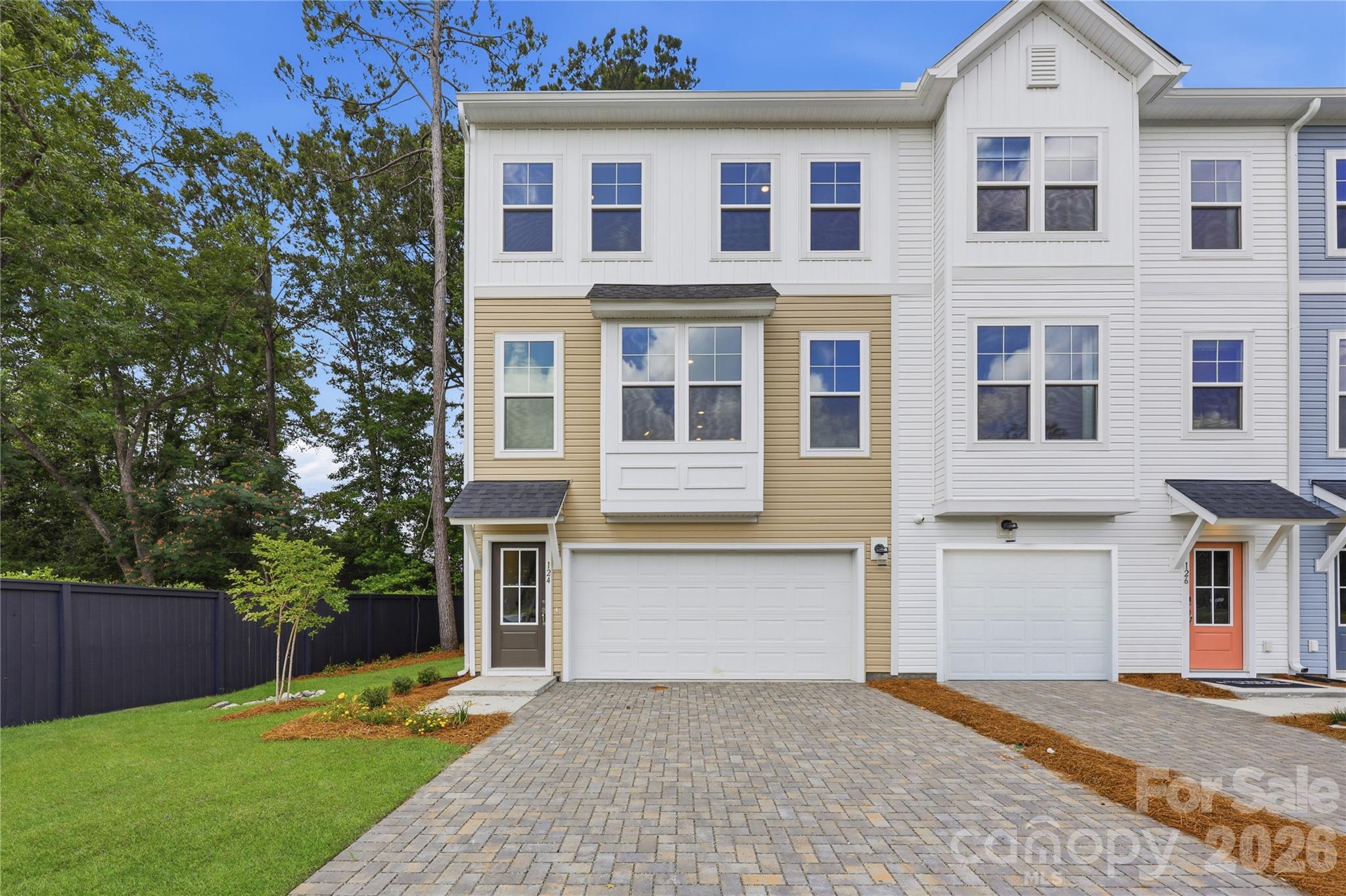 1109 Mossy Glade Road Property Photo 1