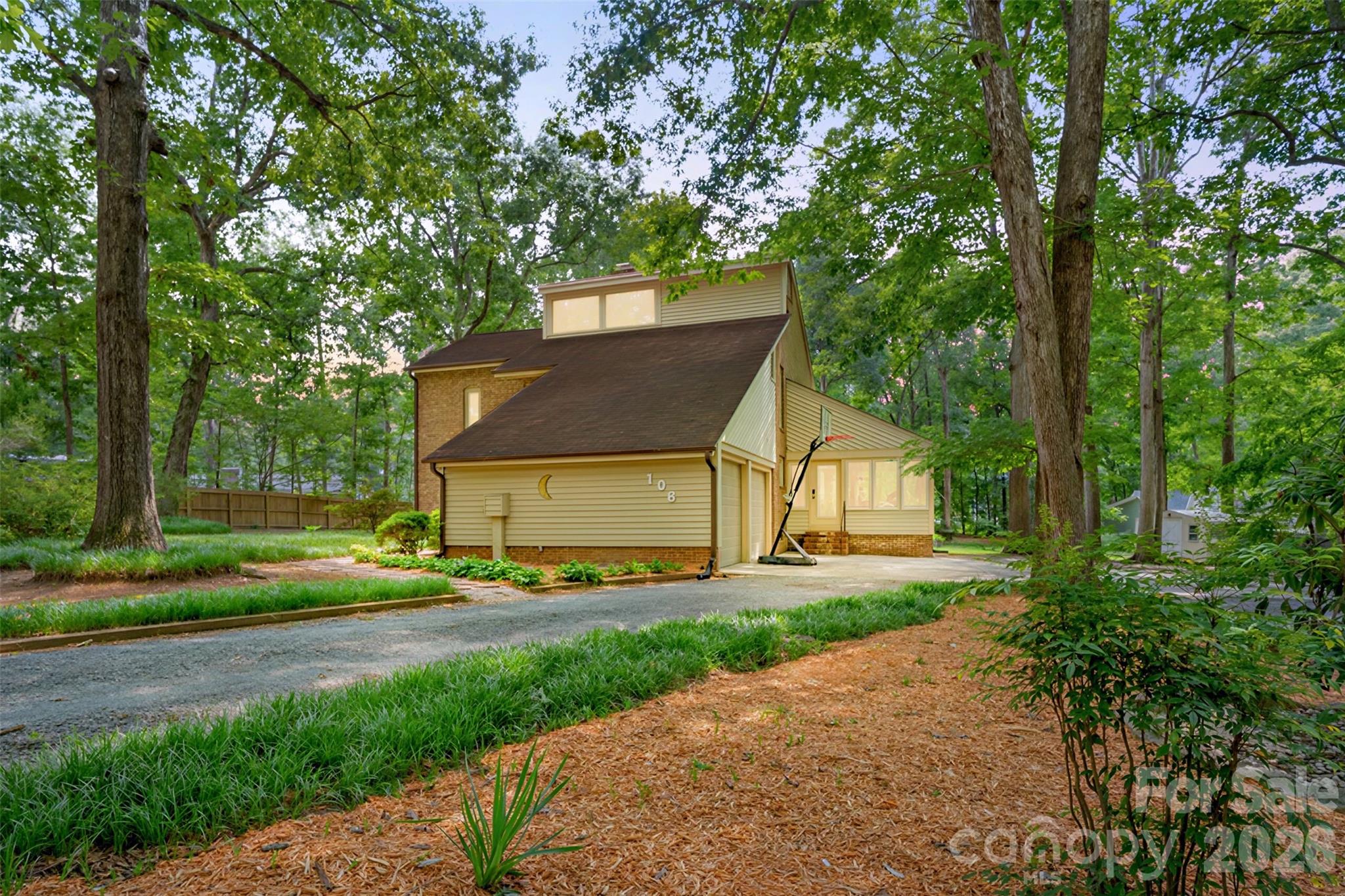 106 Marianna Circle Property Photo 1