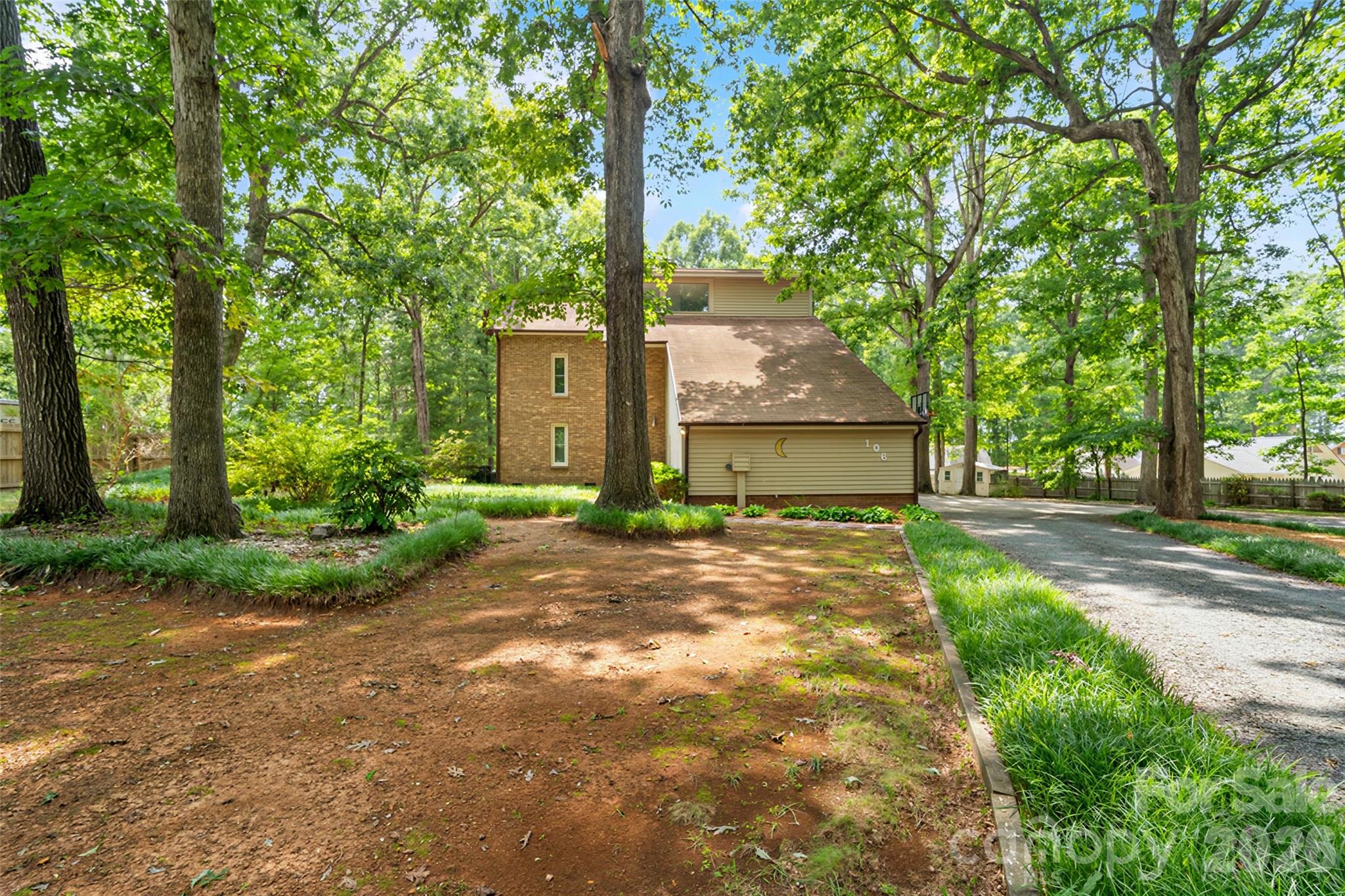 106 Marianna Circle Property Photo 3