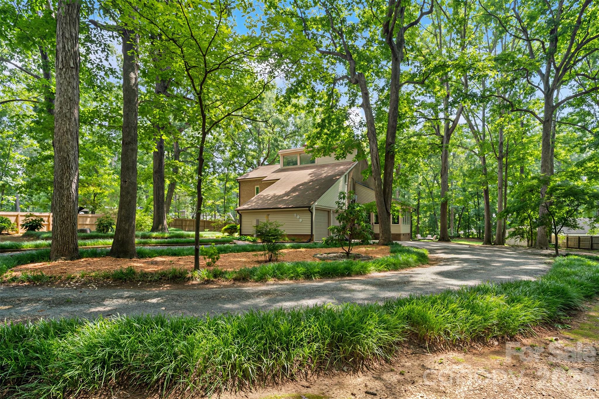 106 Marianna Circle Property Photo 4