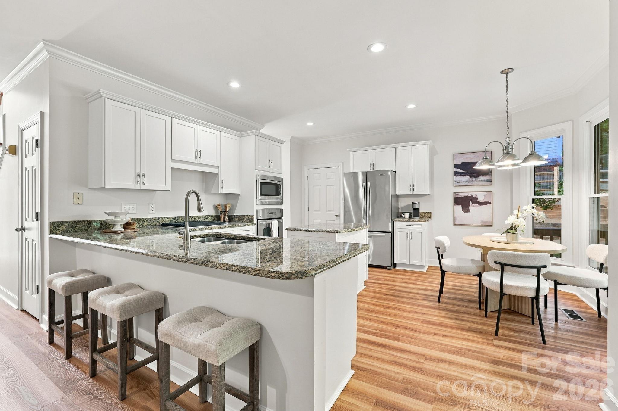410 Whitefriars Lane Property Photo 1