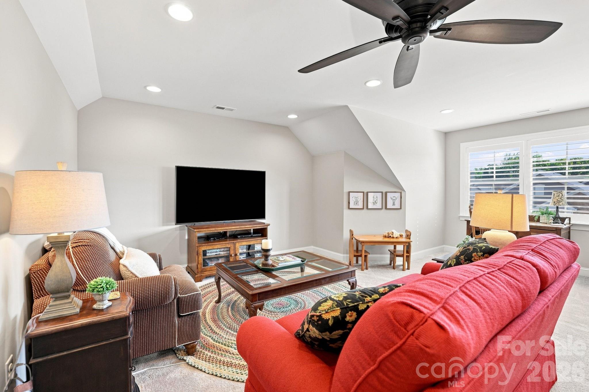 1041 Gradison Drive Property Photo 24