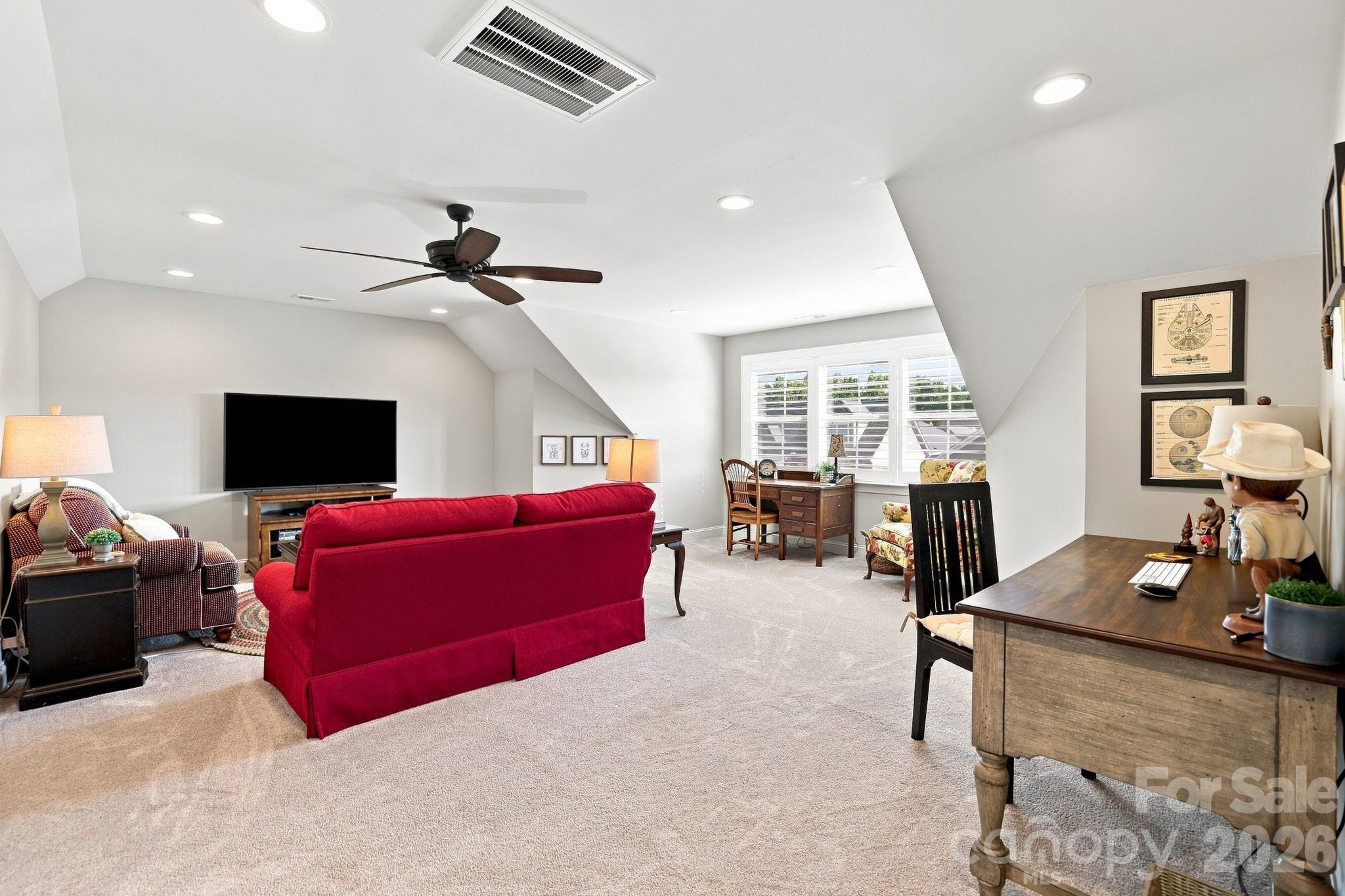 1041 Gradison Drive Property Photo 27