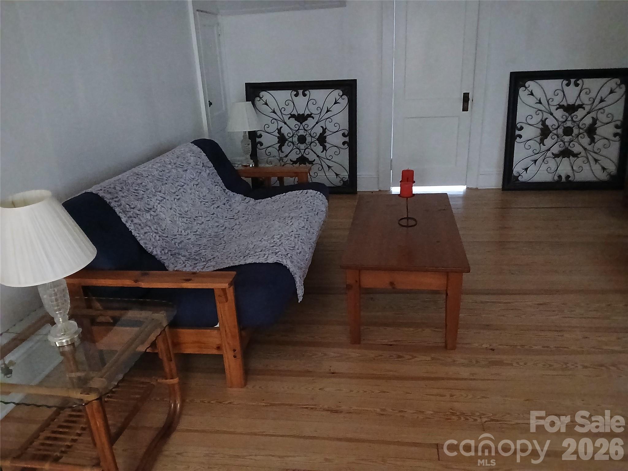 282 W Mountain Street Property Photo 2