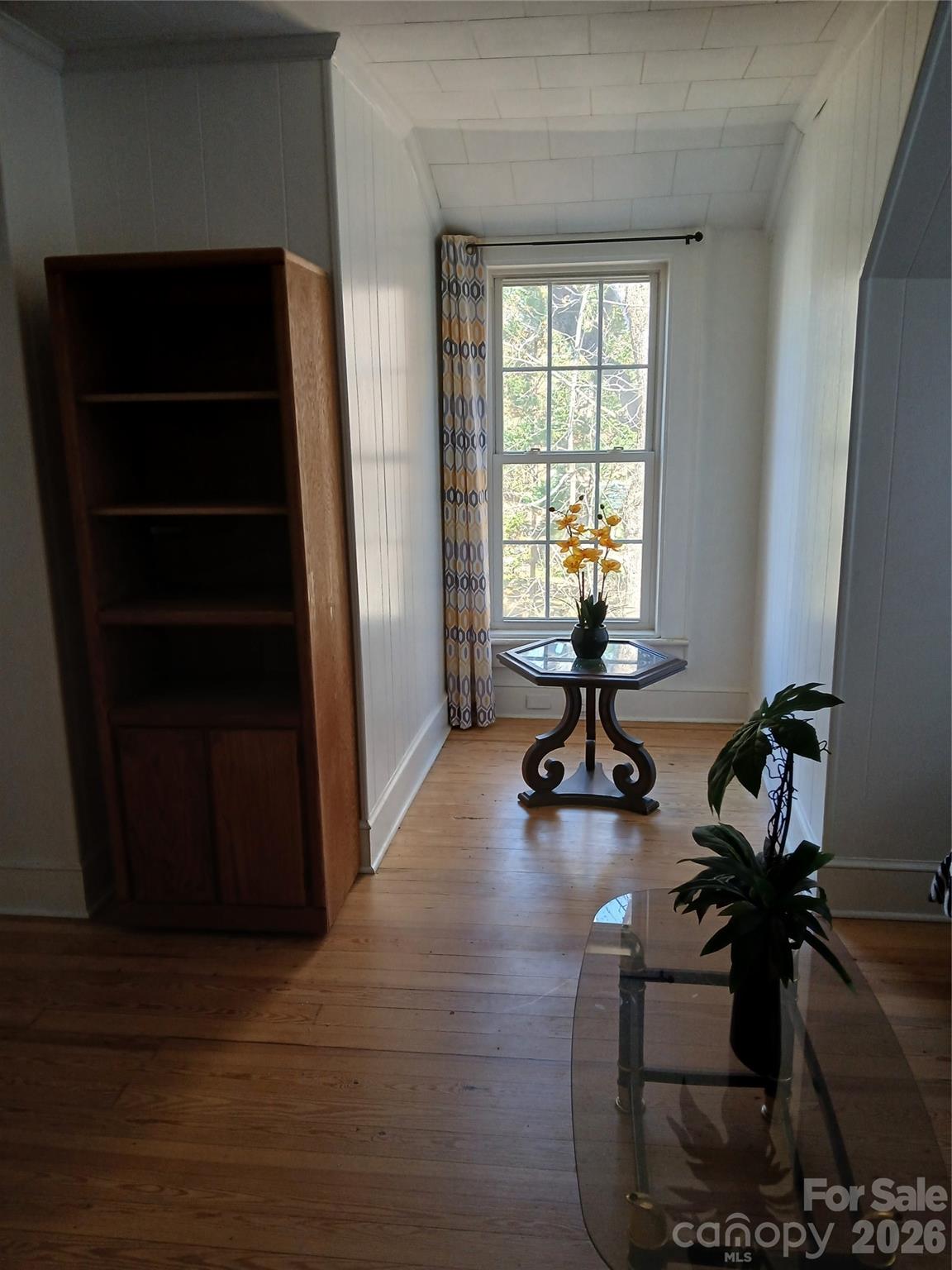 282 W Mountain Street Property Photo 8