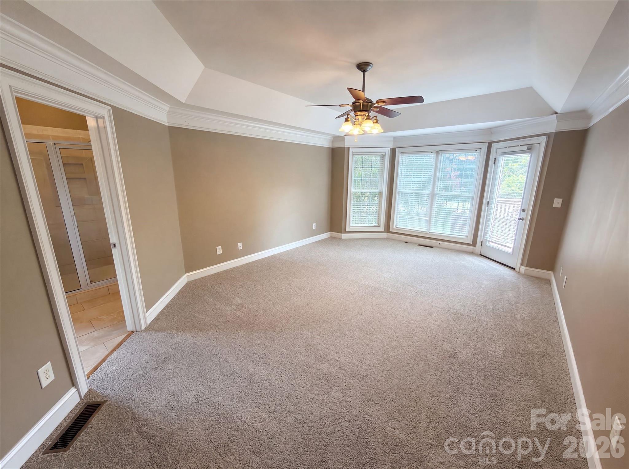 9721 Arlington Oaks Drive Property Photo 4