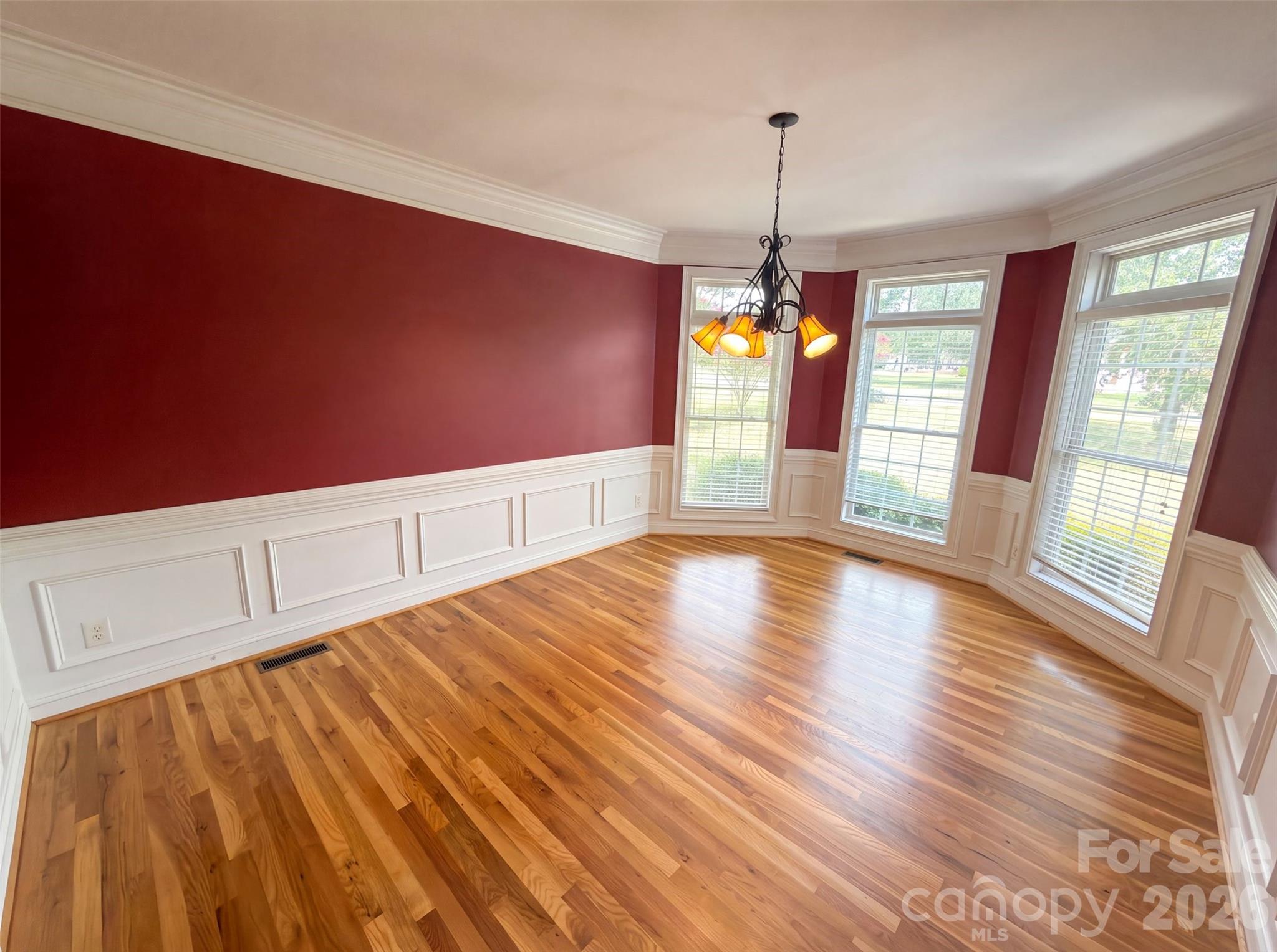 9721 Arlington Oaks Drive Property Photo 6
