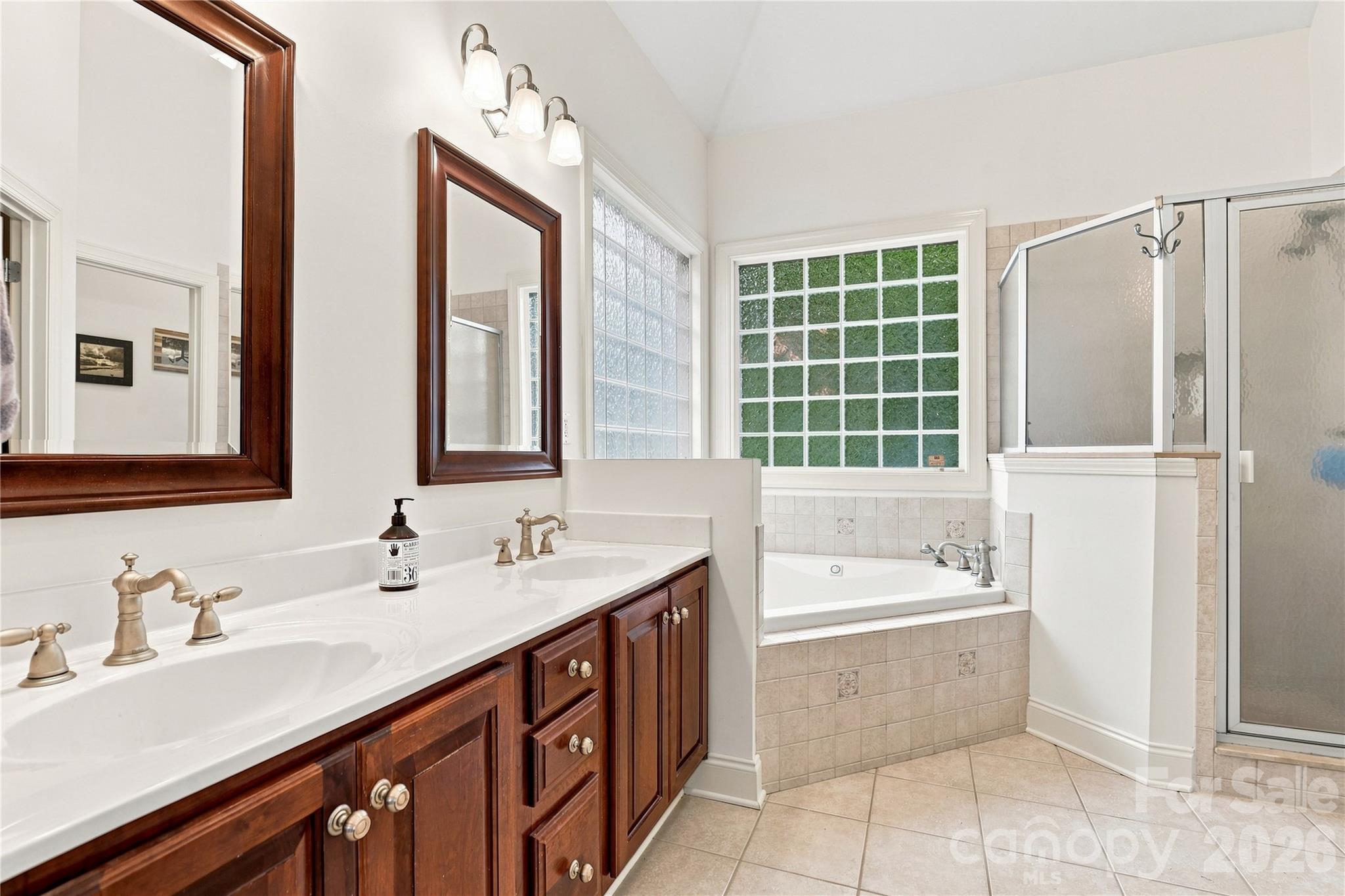 4029 Foxes Trail Property Photo 32