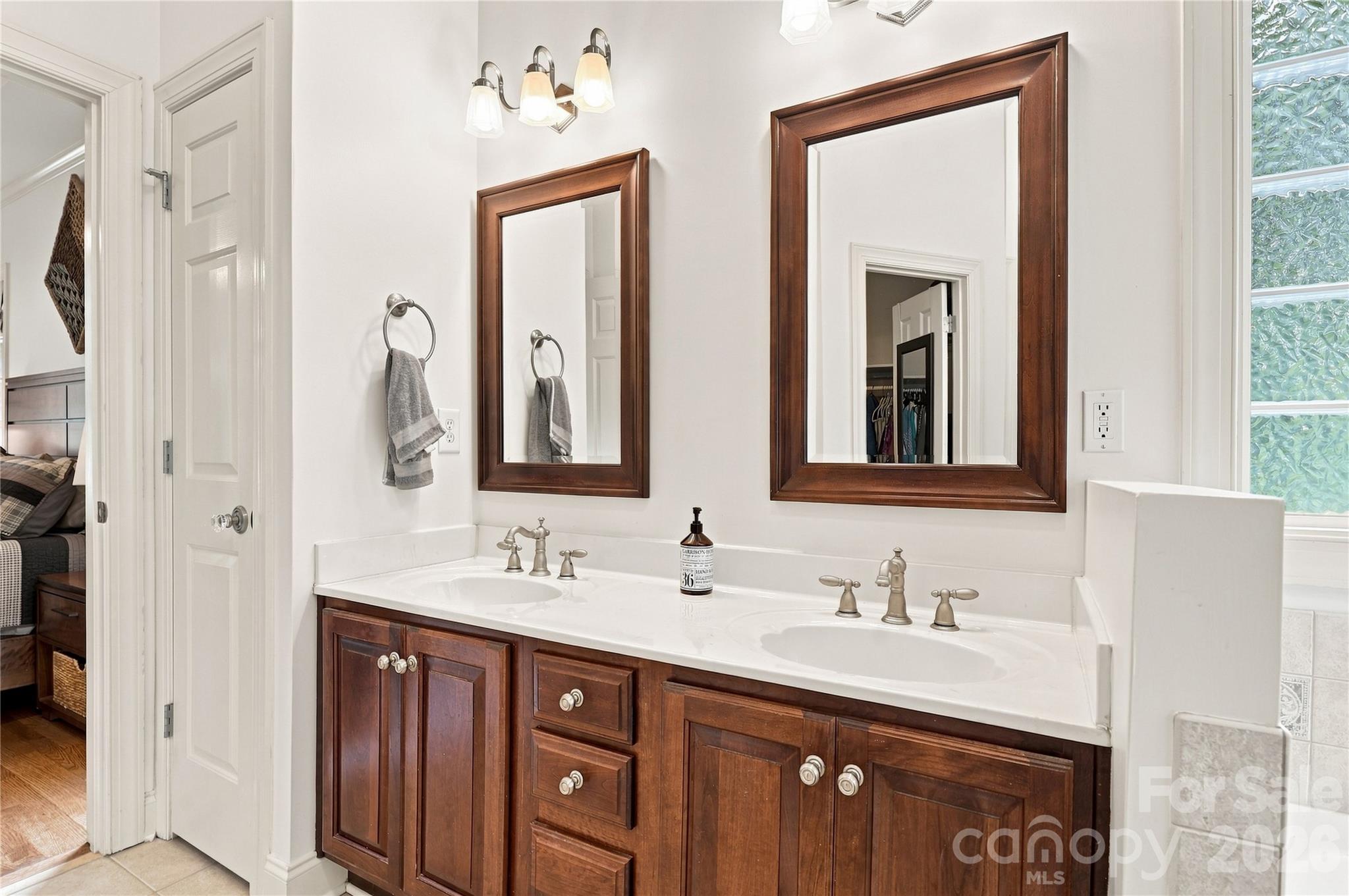 4029 Foxes Trail Property Photo 33