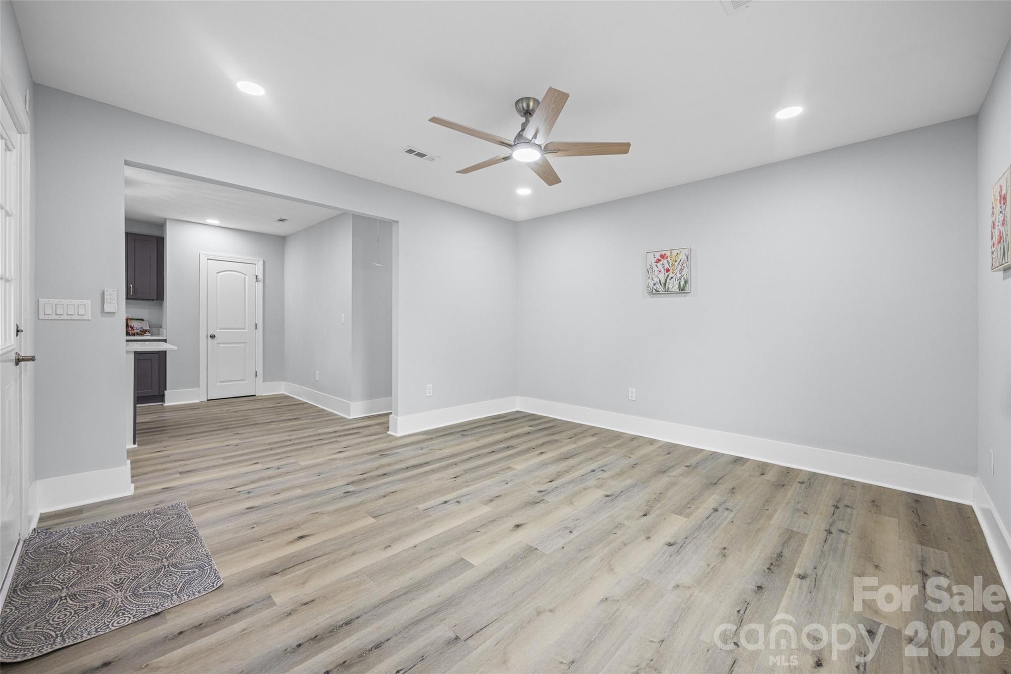 712 Henry Avenue Property Photo 3