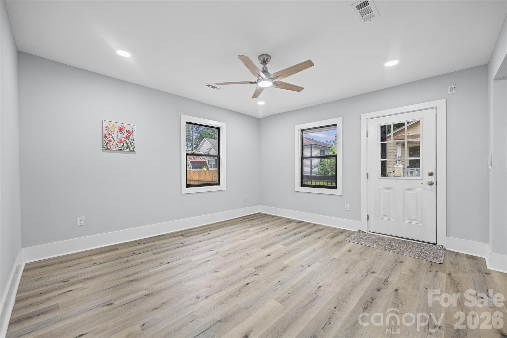 712 Henry Avenue Property Photo 5