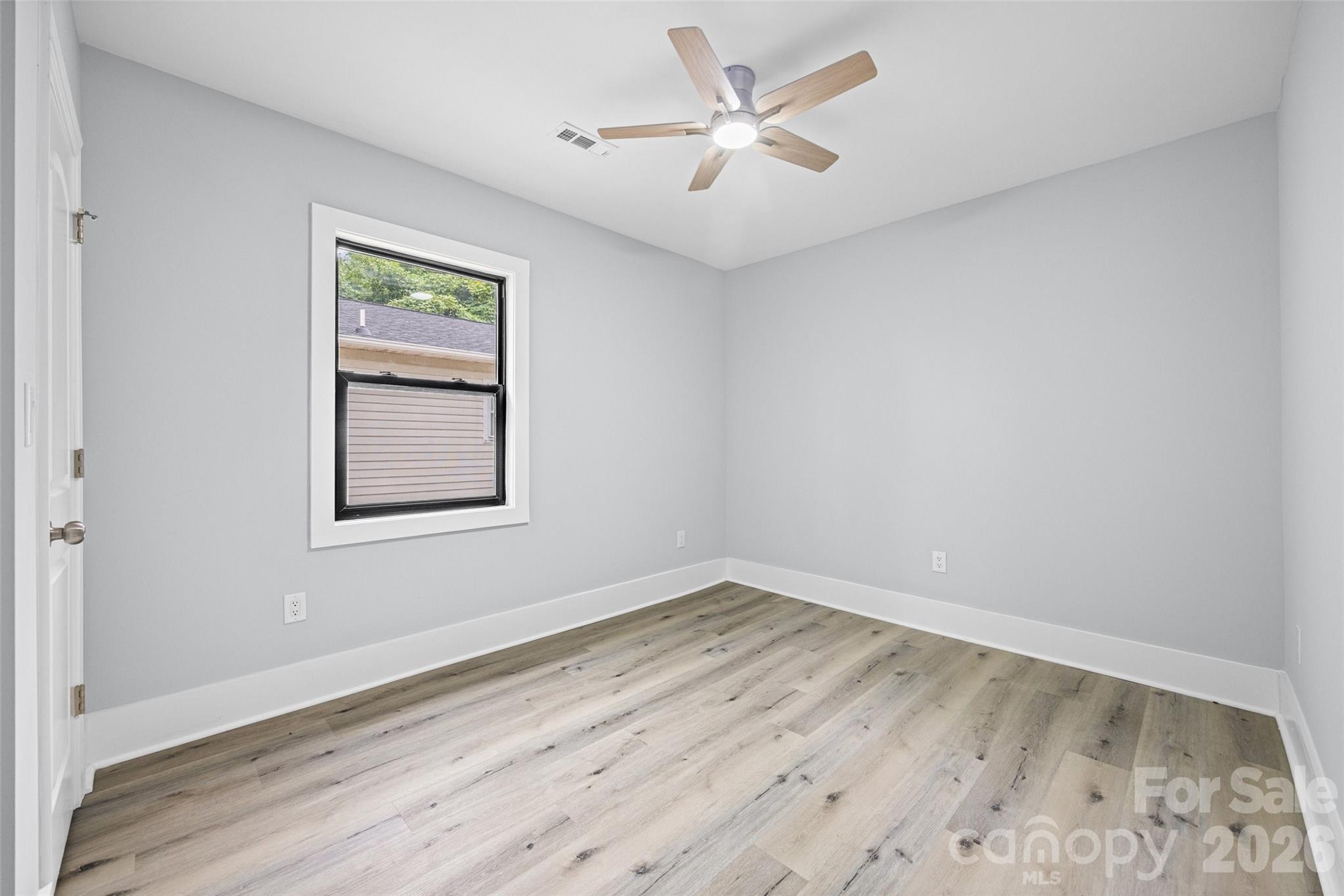 712 Henry Avenue Property Photo 10