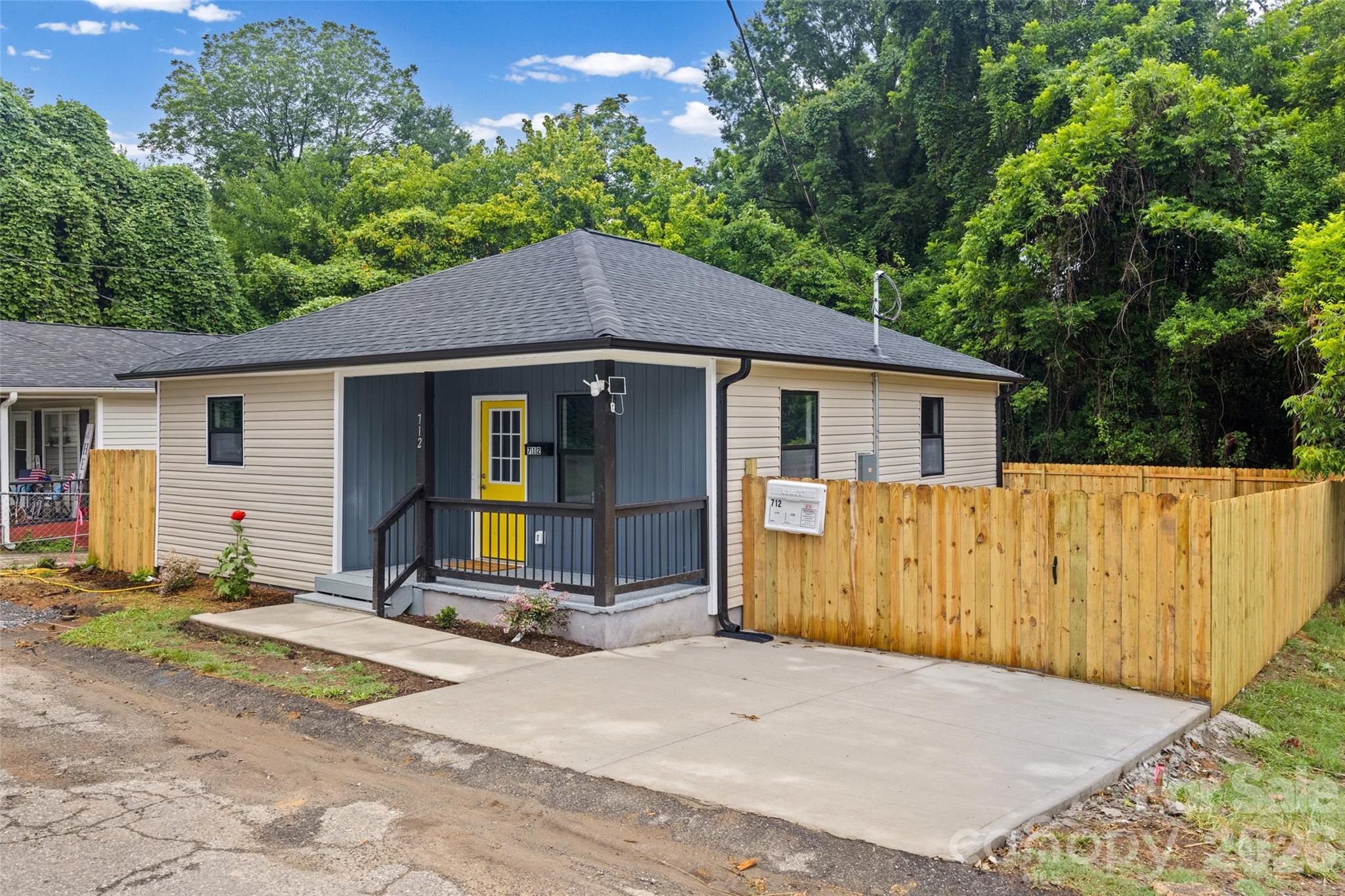 712 Henry Avenue Property Photo 17