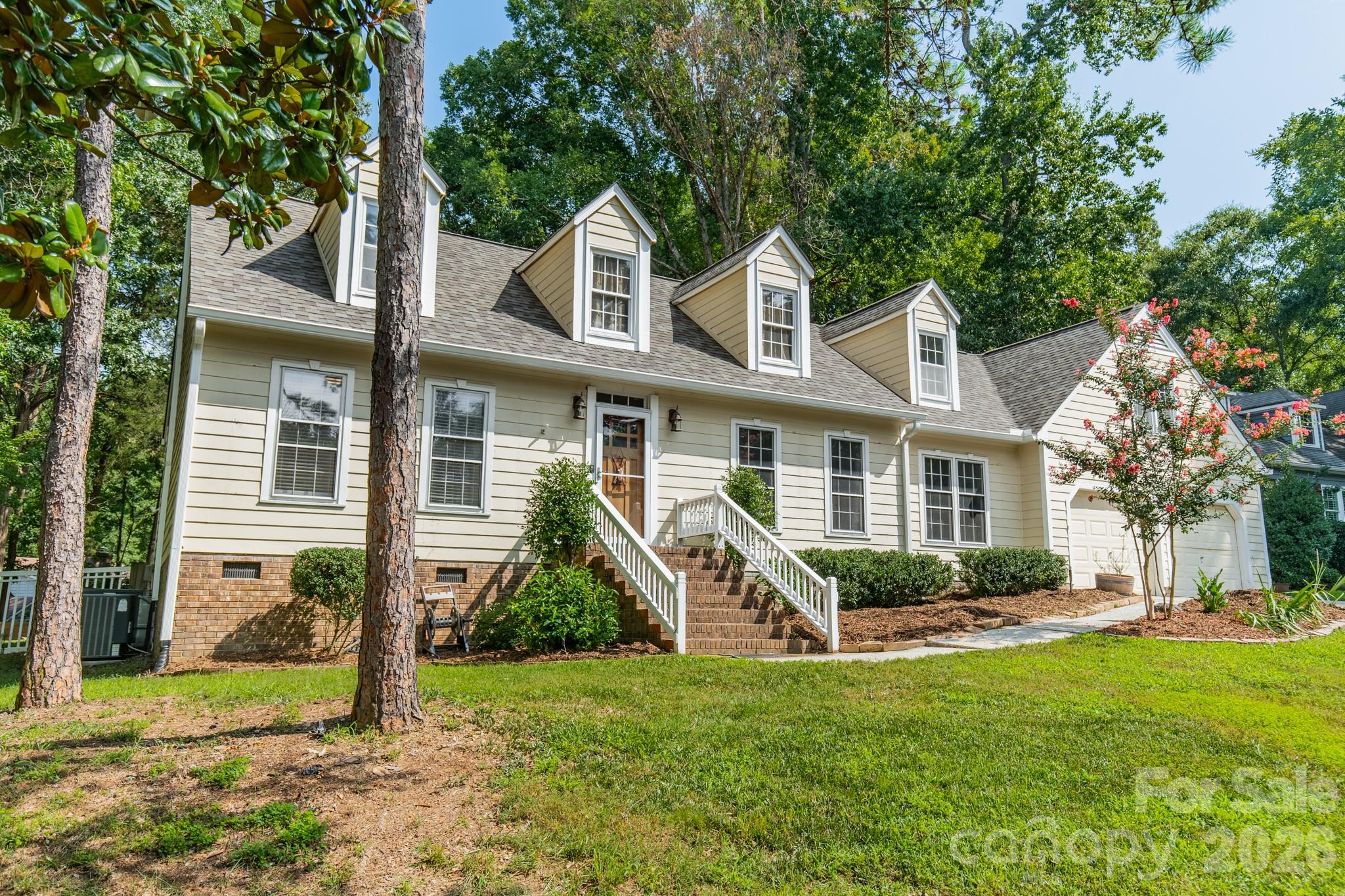 5815 Chapel Creek Court Property Photo 3
