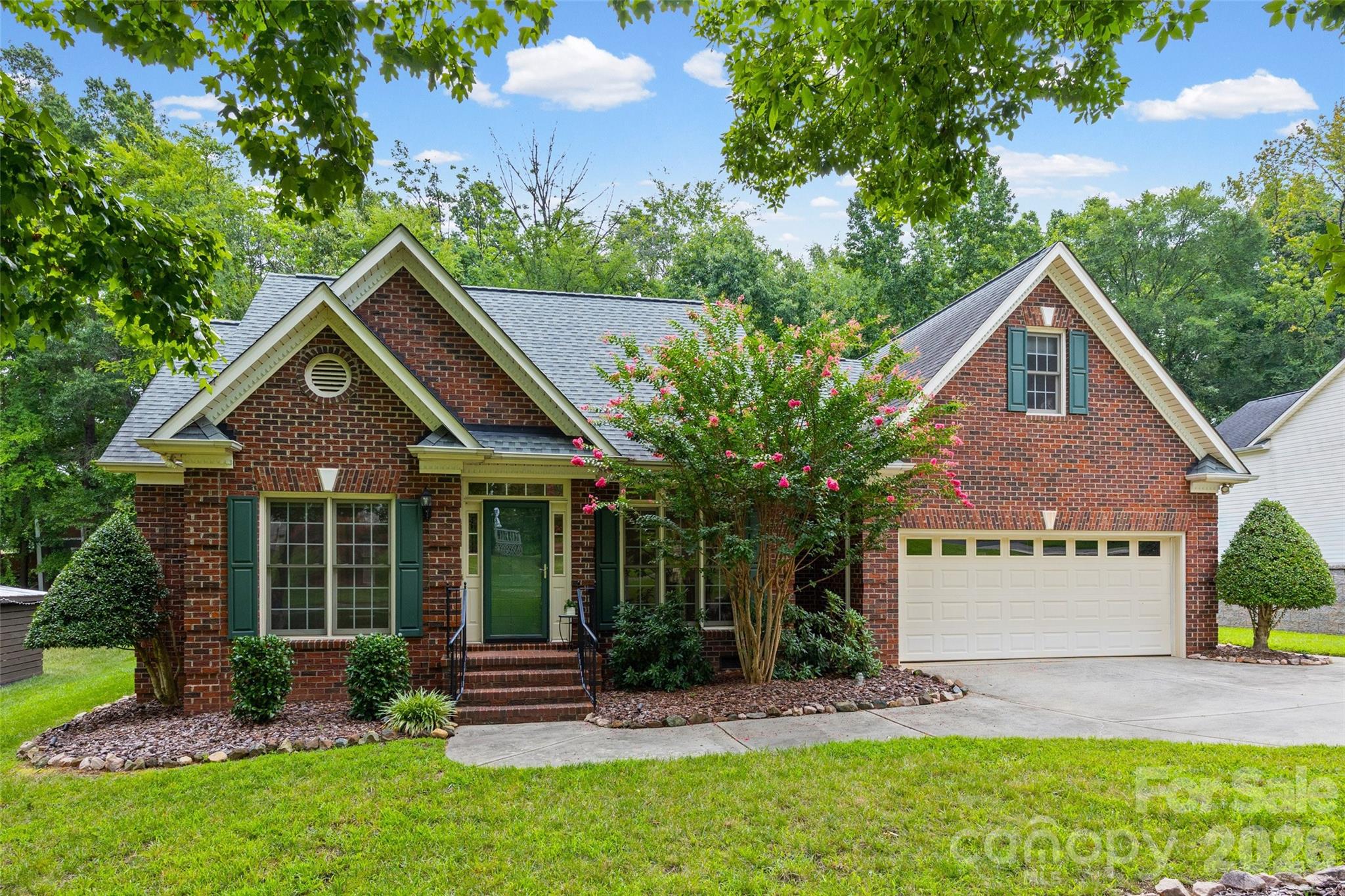 5385 Apple Glen Drive Property Photo 1