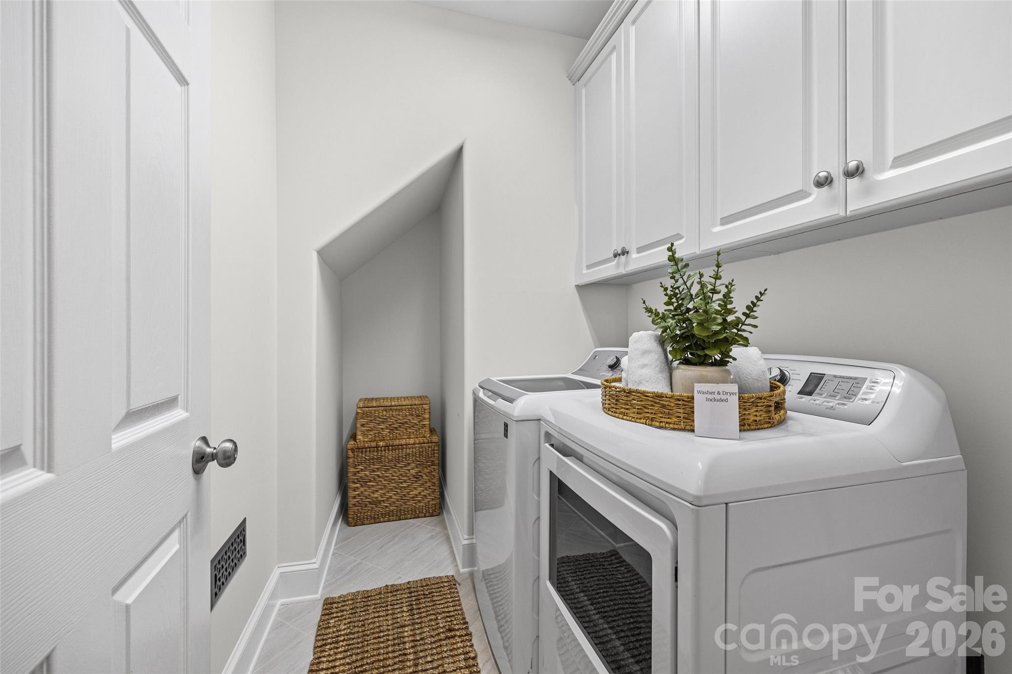 5385 Apple Glen Drive Property Photo 12