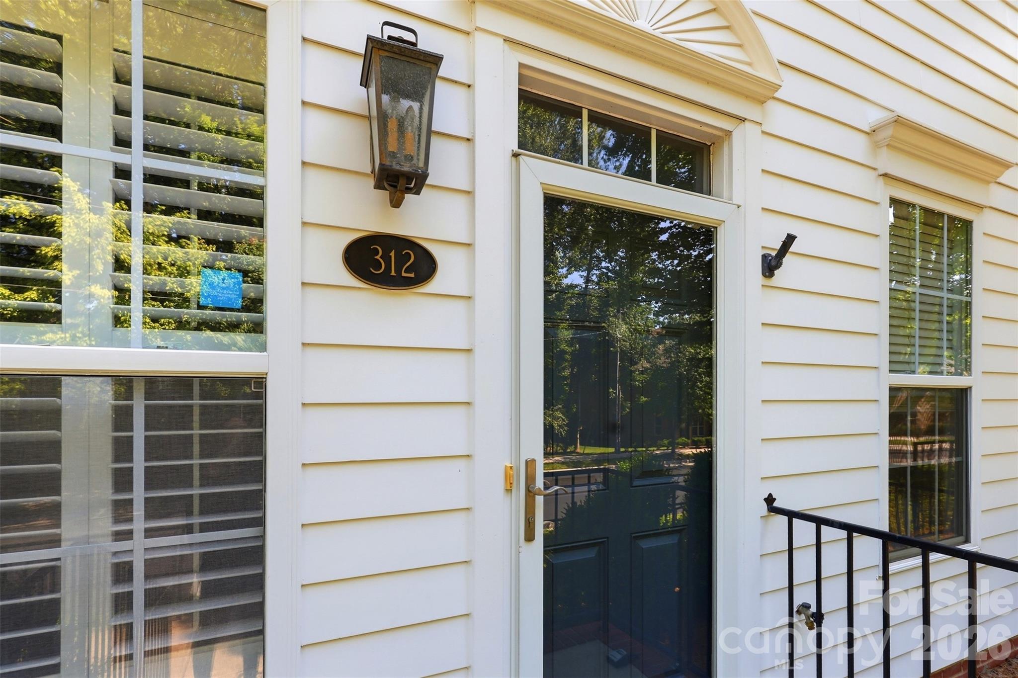312 Park Square Place Property Photo 4