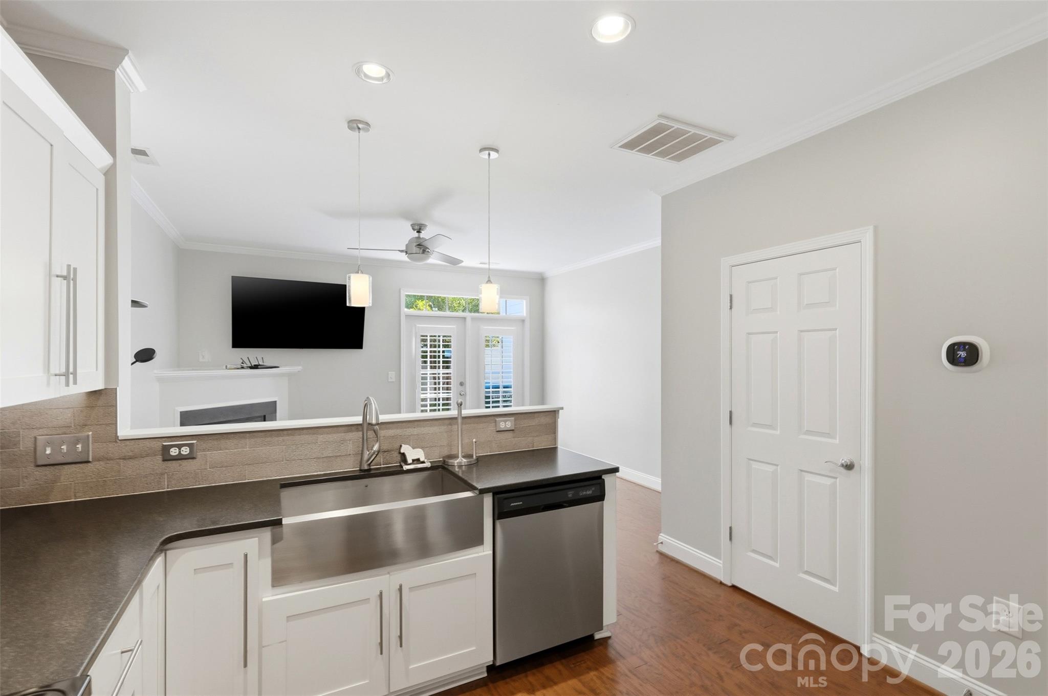 312 Park Square Place Property Photo 10