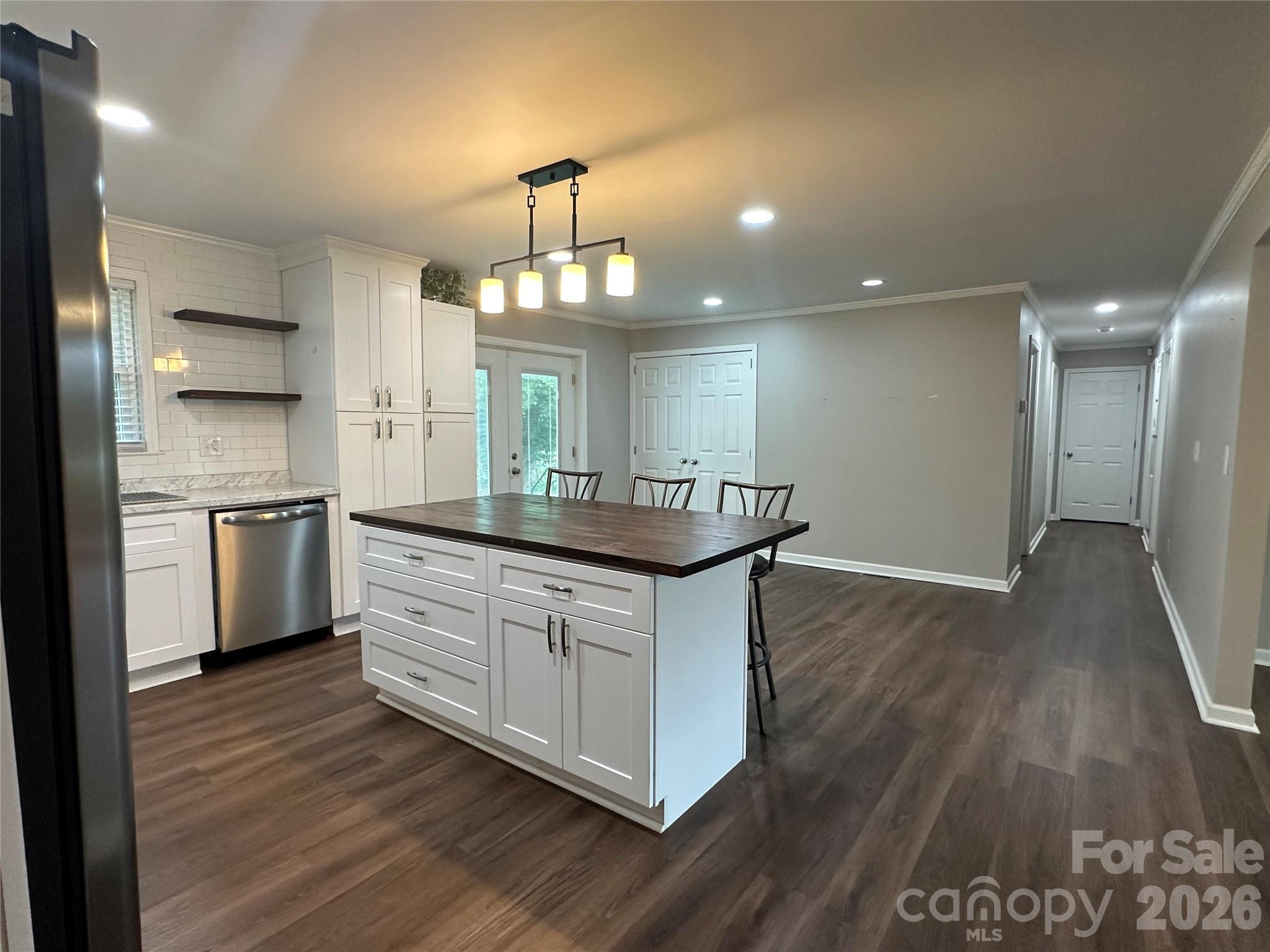 1807 Forest Hills Park Property Photo 6