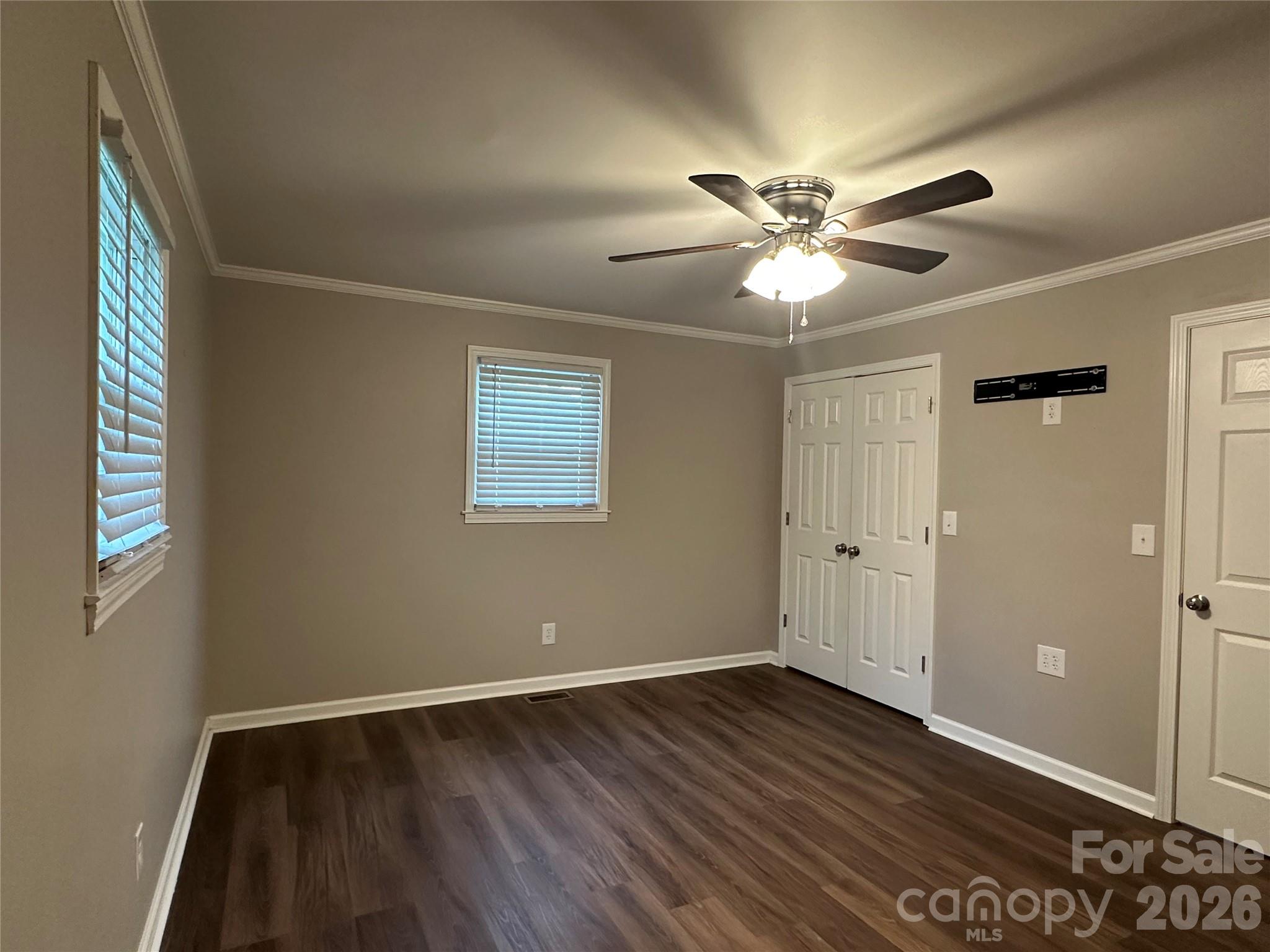 1807 Forest Hills Park Property Photo 16