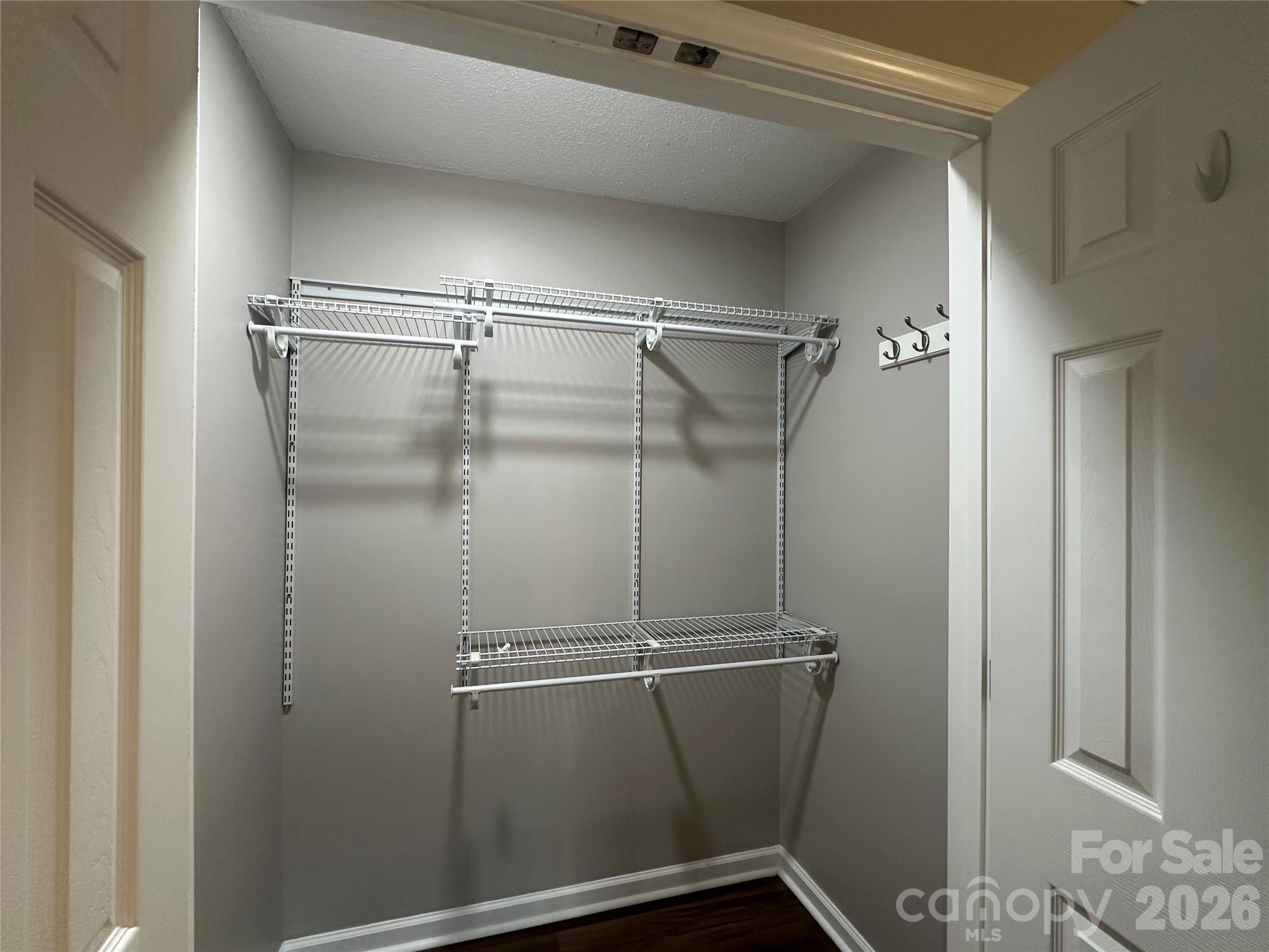 1807 Forest Hills Park Property Photo 17
