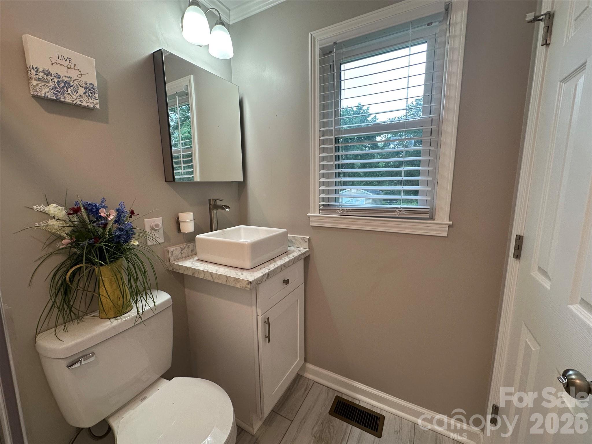 1807 Forest Hills Park Property Photo 18