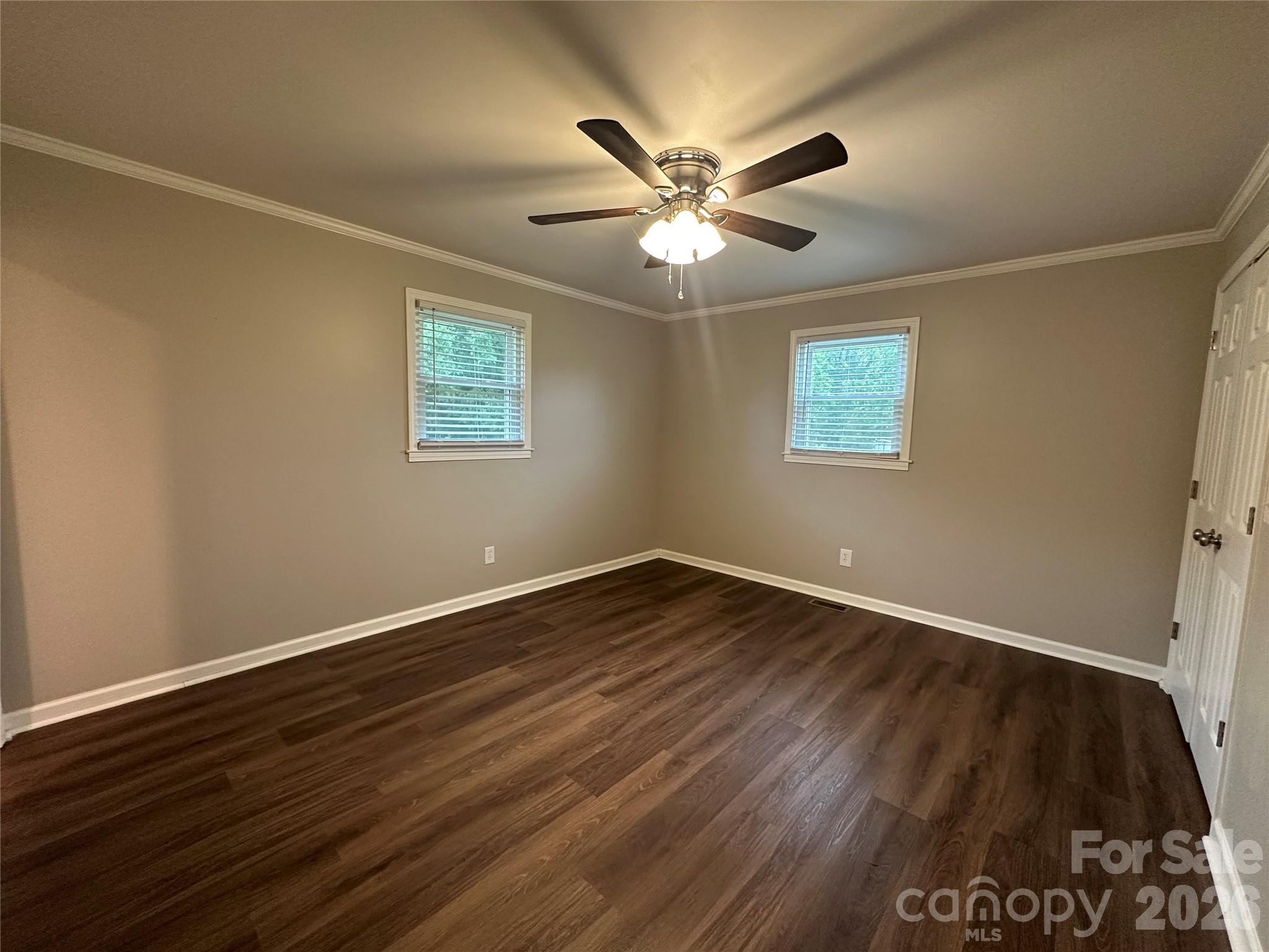 1807 Forest Hills Park Property Photo 21
