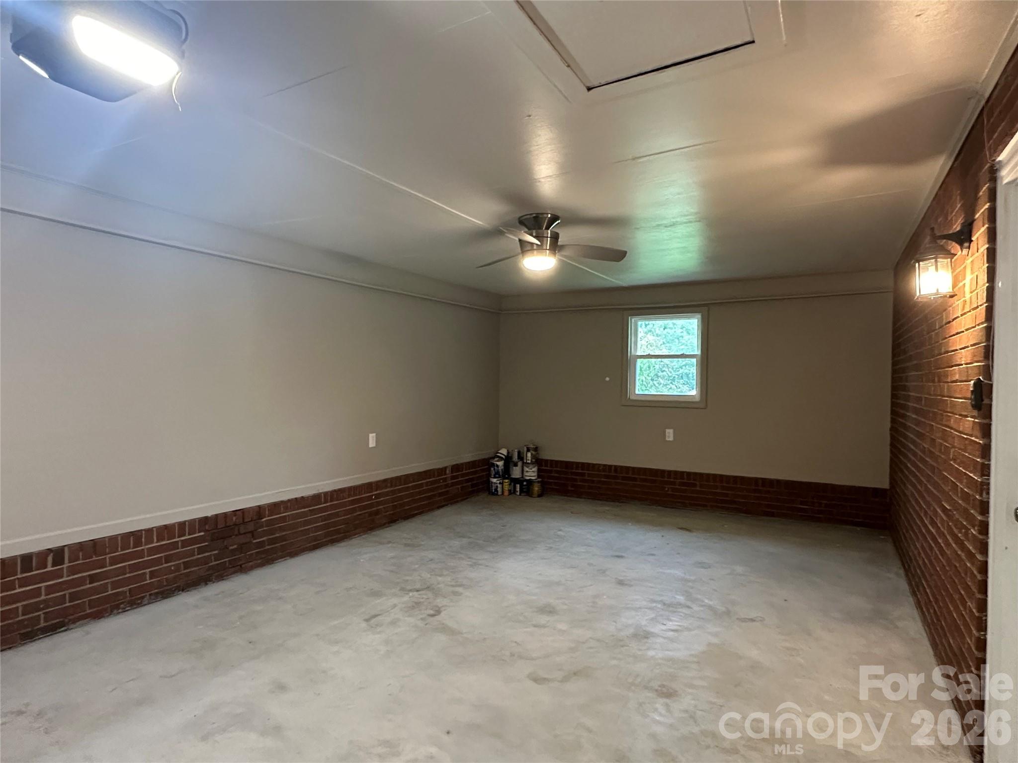 1807 Forest Hills Park Property Photo 28